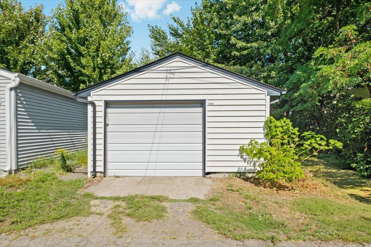 1284 Juno Ave, Saint Paul, MN 55116