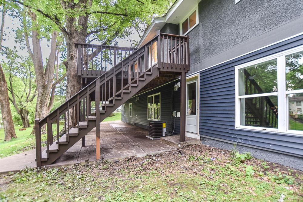 315 Rice Creek Ter NE, Fridley, MN 55432