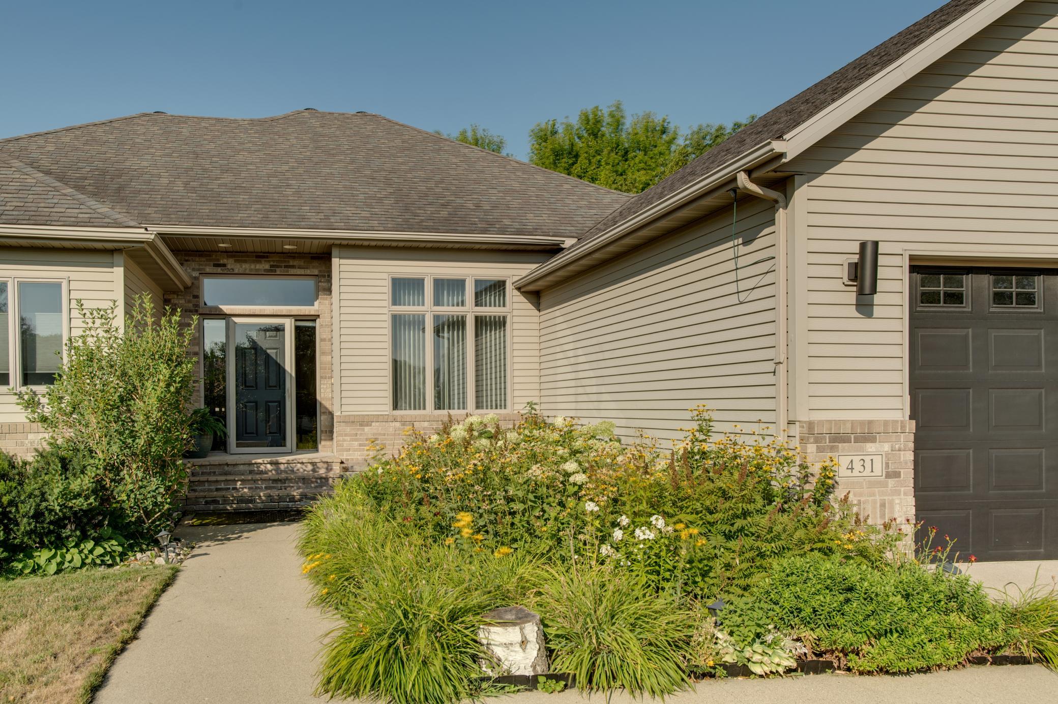 431 Clearview Ct, Moorhead, MN 56560