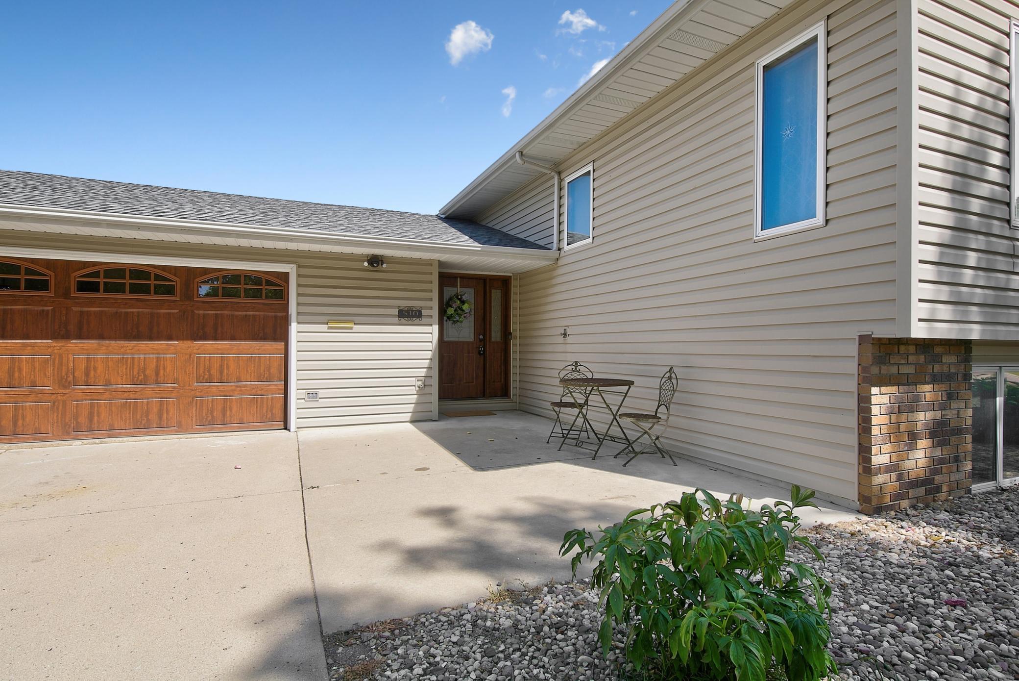 510 12th St, Windom, MN 56101