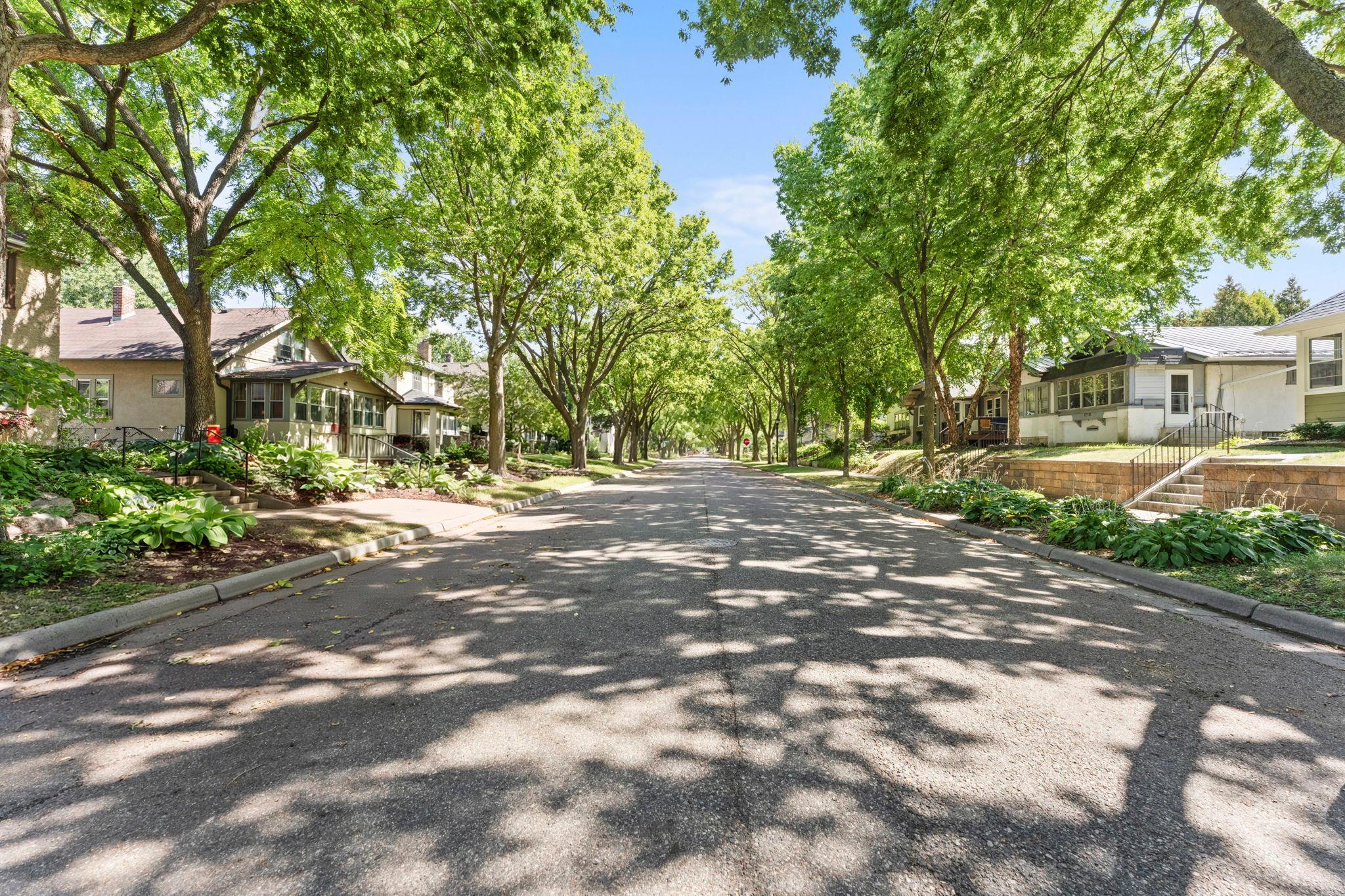 1717 Juliet Ave, Saint Paul, MN 55105