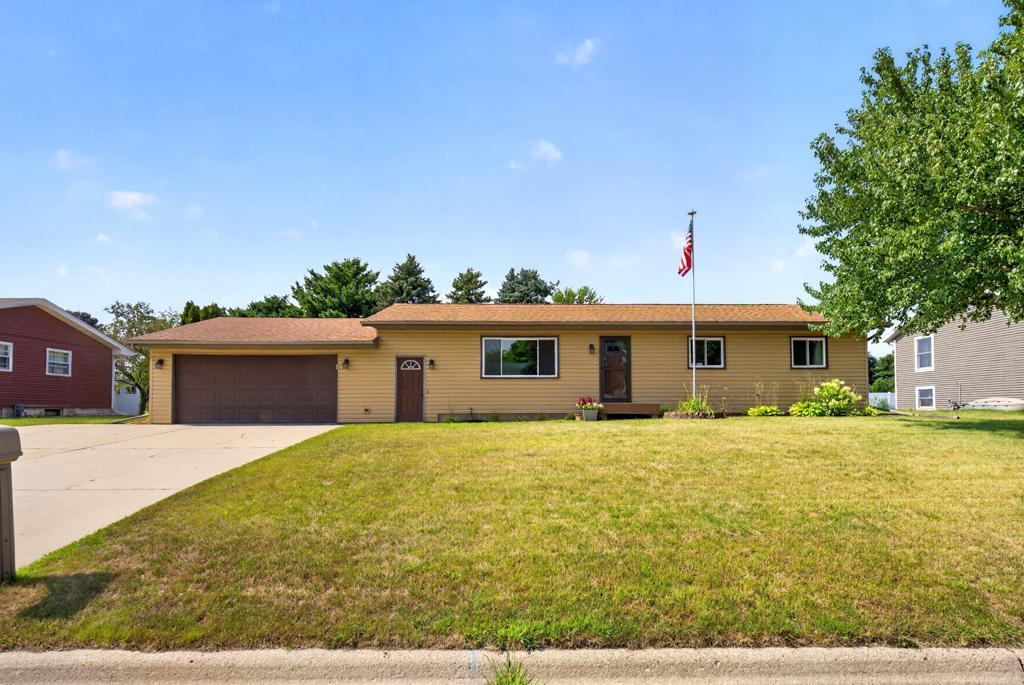 1028 W Elm St, Lake City, MN 55041