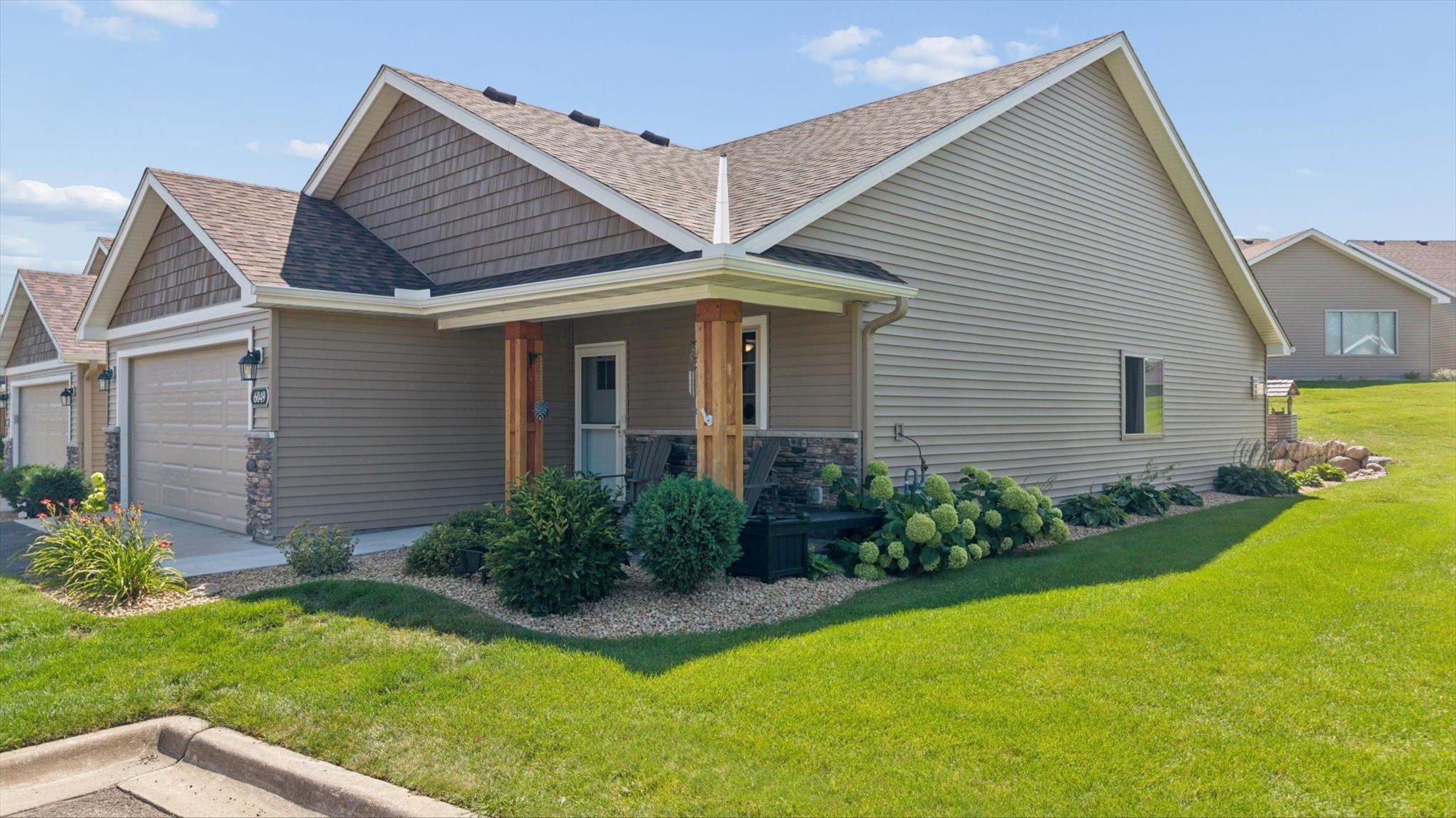 6049 Iris Ln, Rockford, MN 55373