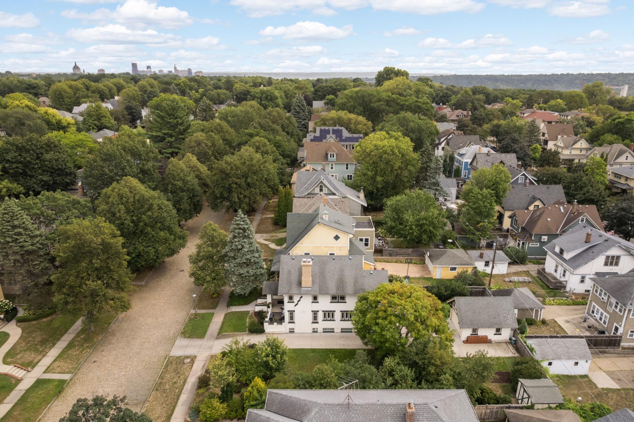 904 Osceola Ave, Saint Paul, MN 55105