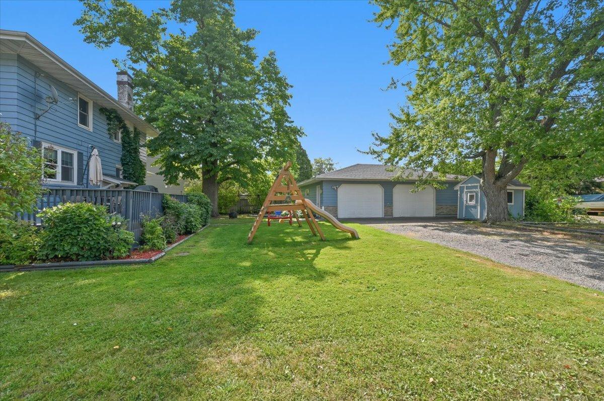 902 E 8th St, Superior, WI 54880