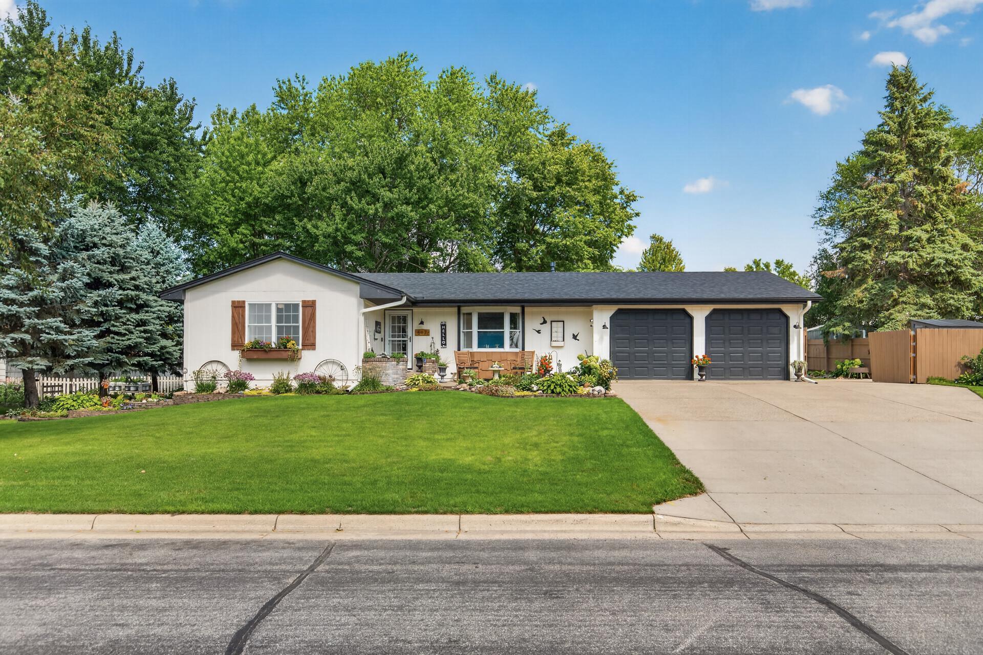 517 5 1/2 St NW, Elk River, MN 55330