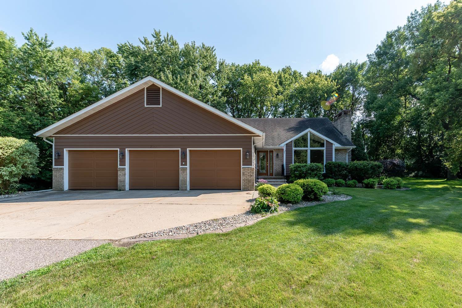 200 Greenwood Dr, Mankato, MN 56001