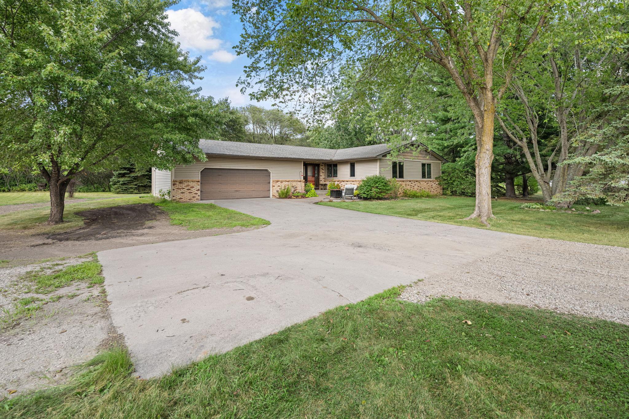 121 Marvy St, Lino Lakes, MN 55014