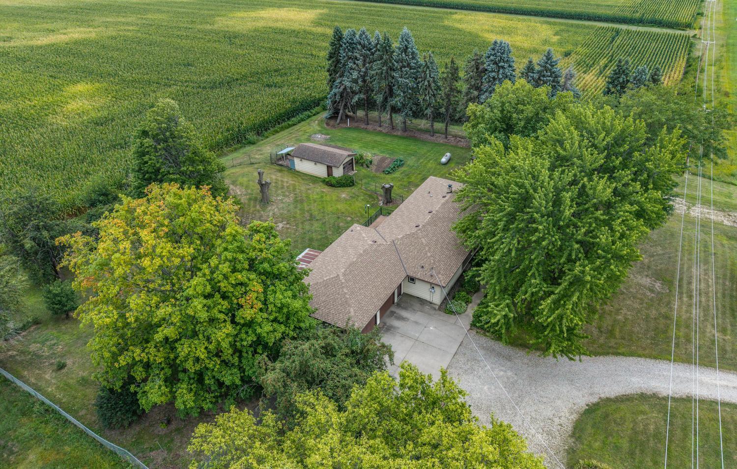 26078 Chippendale Ave, Northfield, MN 55057