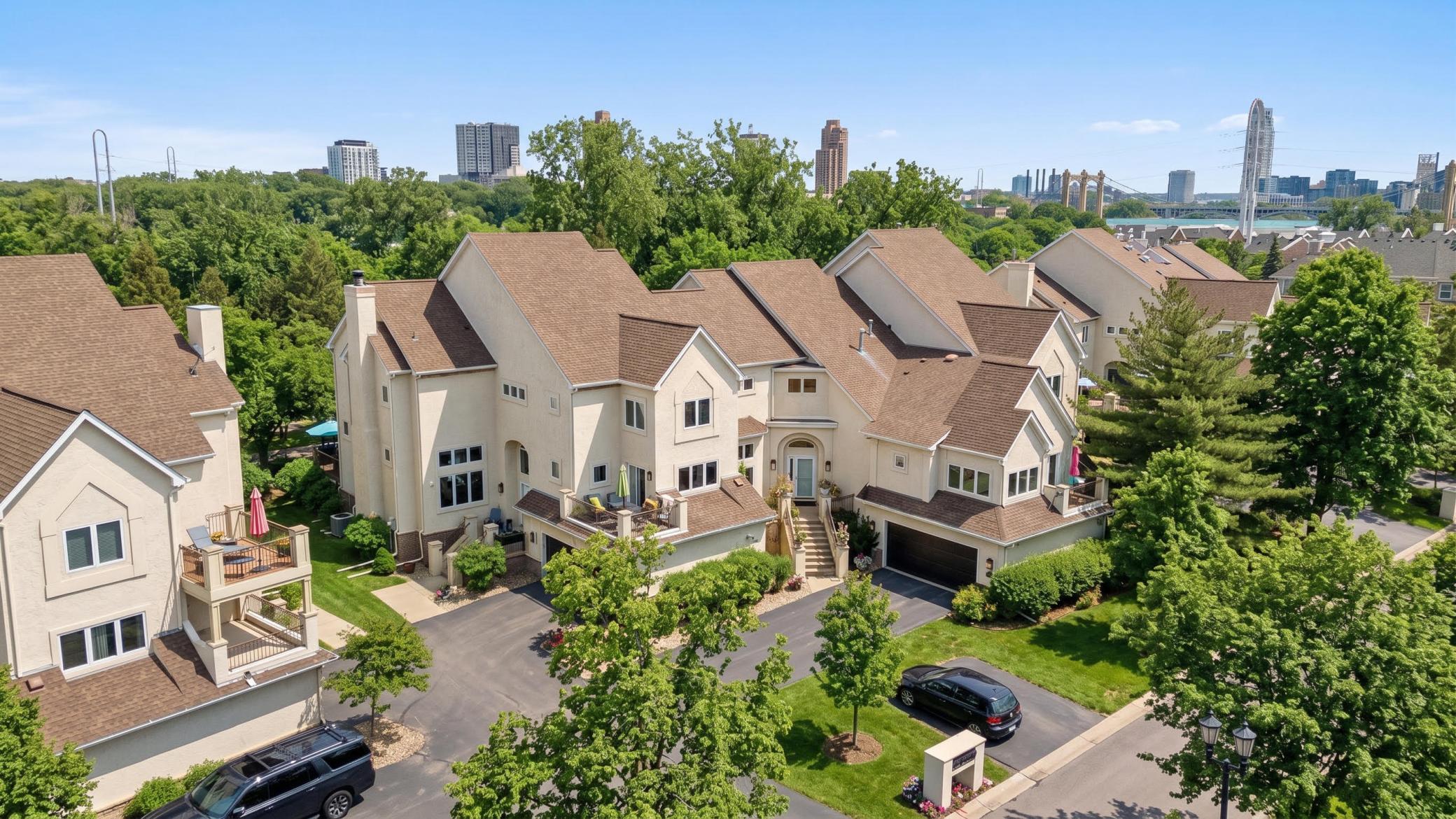 406 River St, Minneapolis, MN 55401