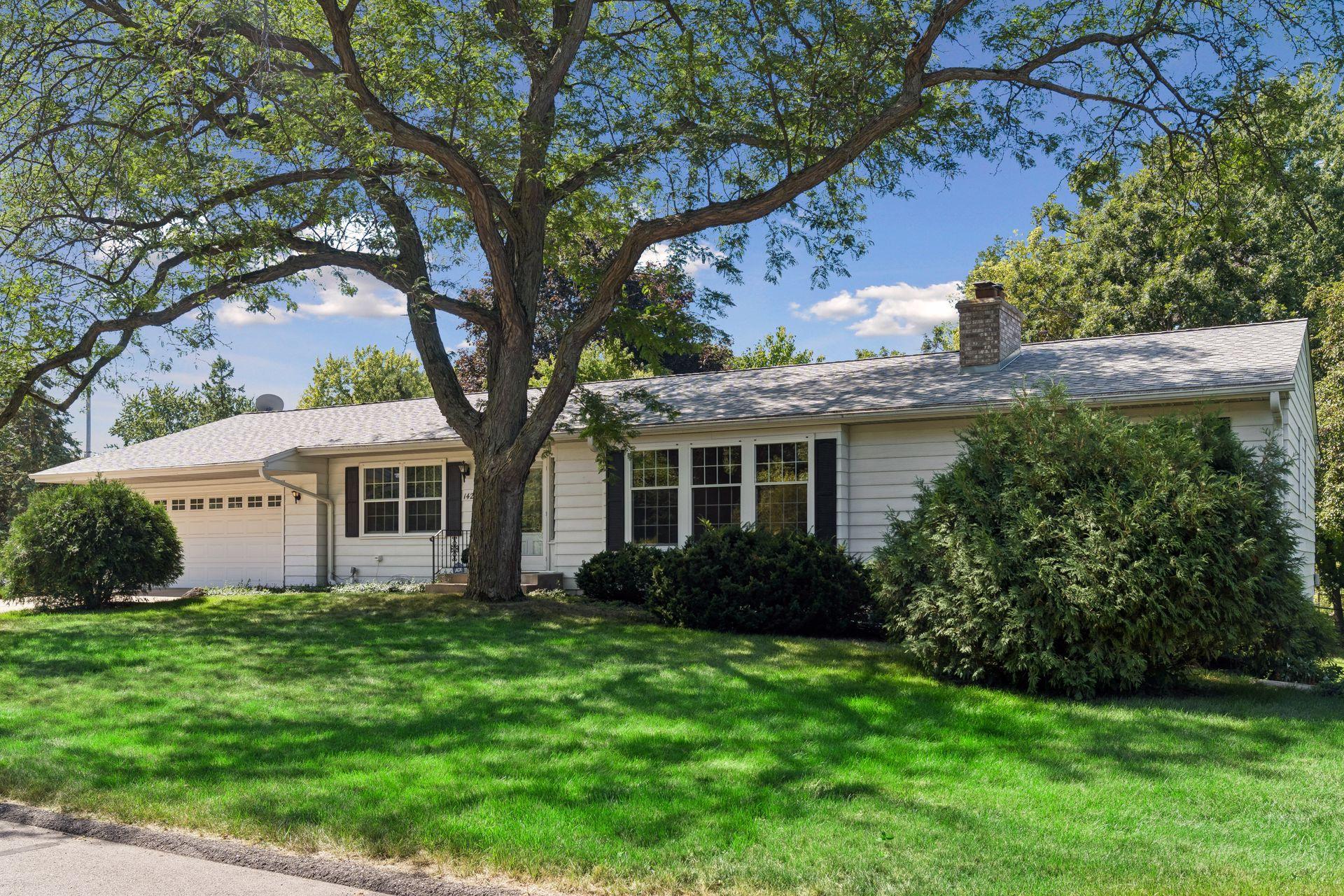 14211 Lennell Dr, Minnetonka, MN 55345