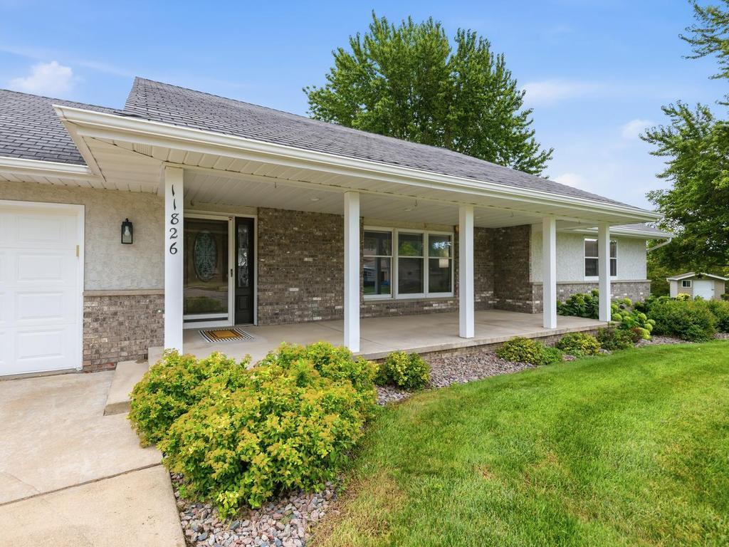 11826 Larabee Cir NE, Albertville, MN 55301