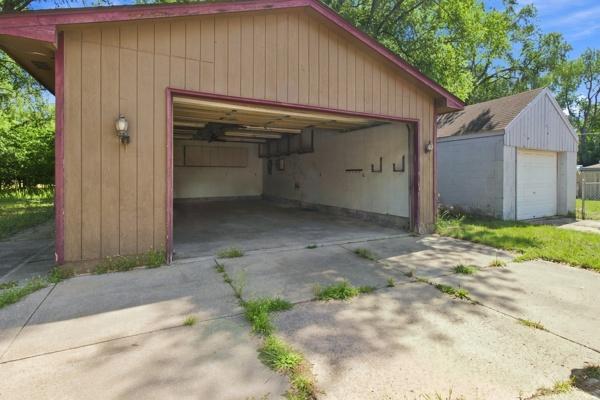 9123 Pillsbury Ave S, Bloomington, MN 55420