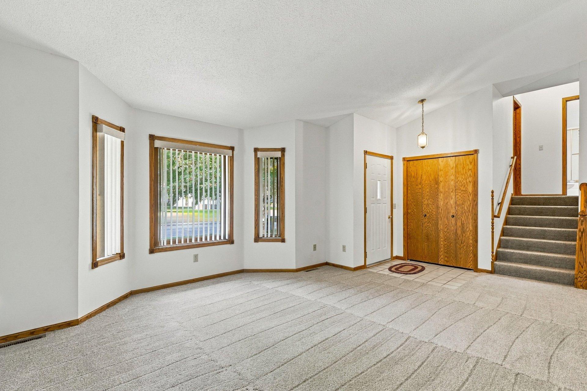 330 NW Shady Ridge Rd NW, Hutchinson, MN 55350