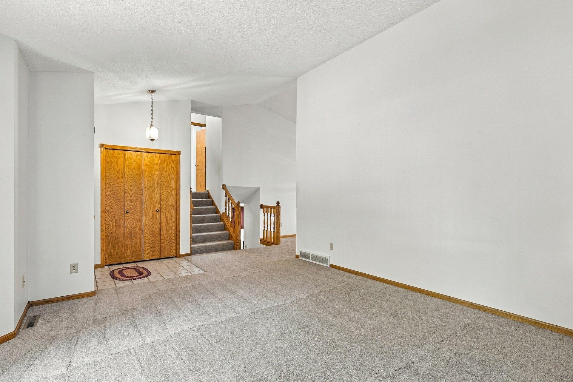 330 NW Shady Ridge Rd NW, Hutchinson, MN 55350