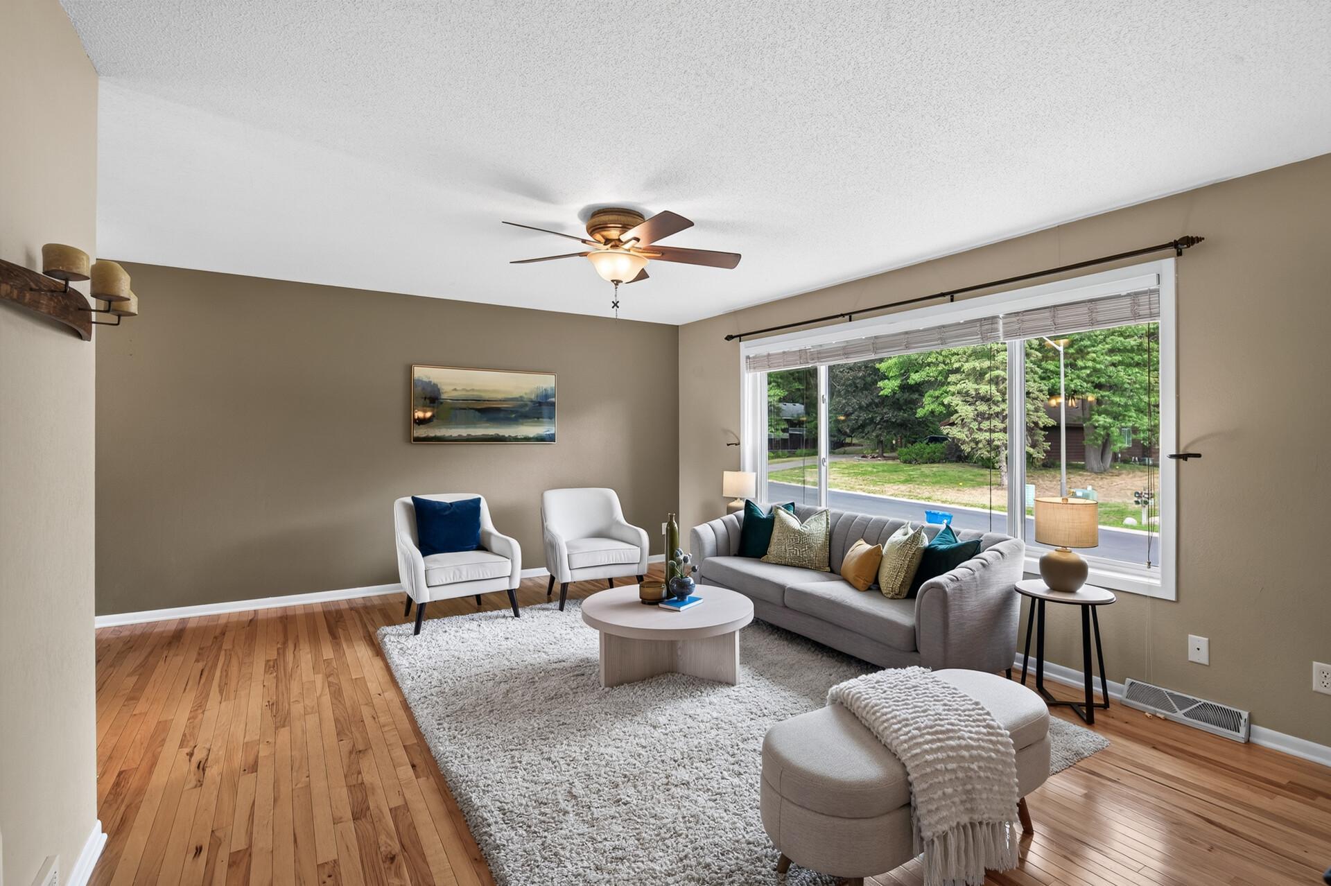 4251 Elizabeth Ln, Vadnais Heights, MN 55127