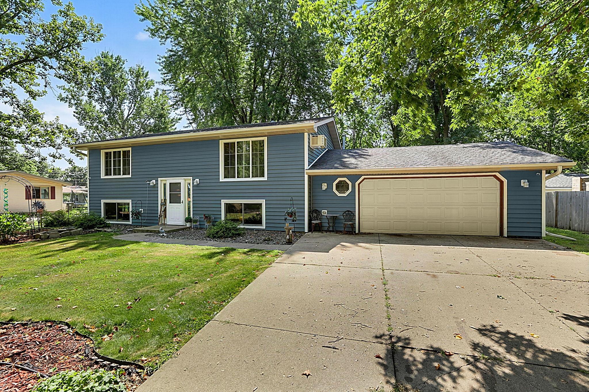 145 7th St NW, Milaca, MN 56353