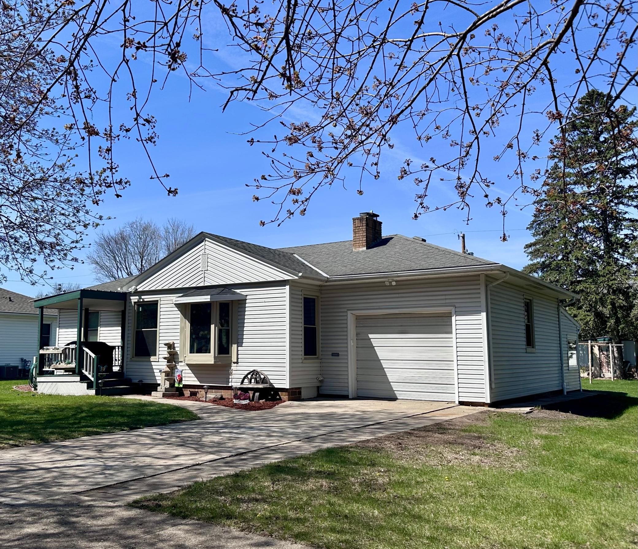 2934 Oak Ave, Slayton, MN 56172