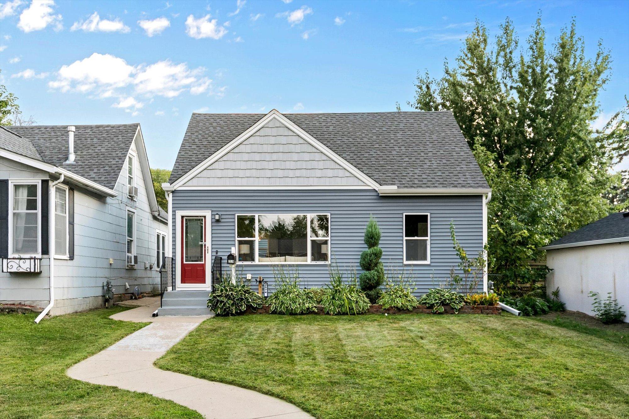 2574 2nd Ave E, North Saint Paul, MN 55109