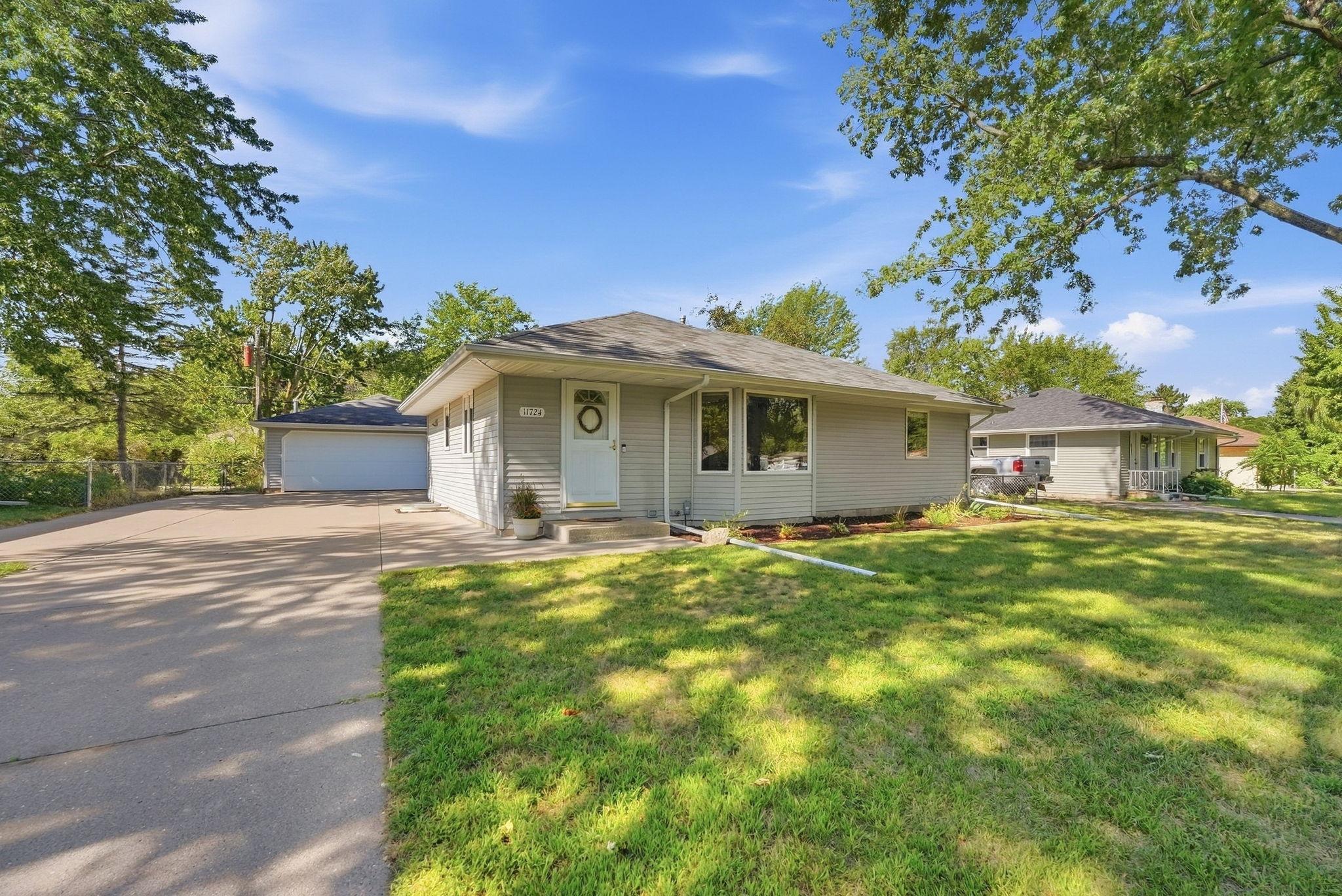 11724 NW Larch St NW, Coon Rapids, MN 55448