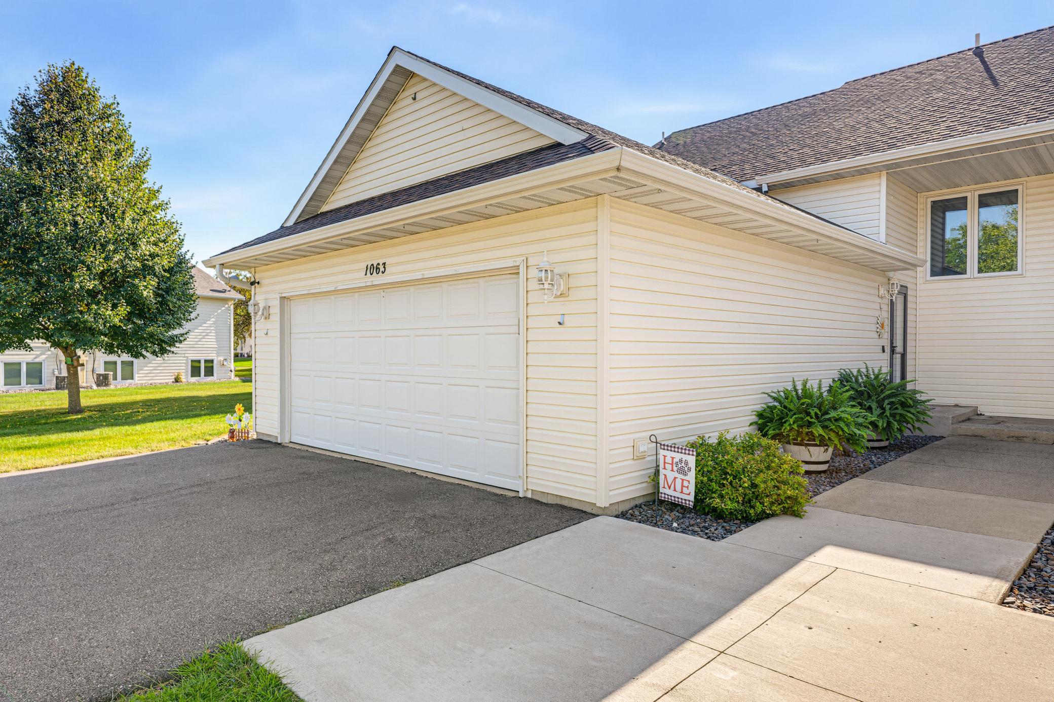 1063 Prairie View Dr SW, Hutchinson, MN 55350