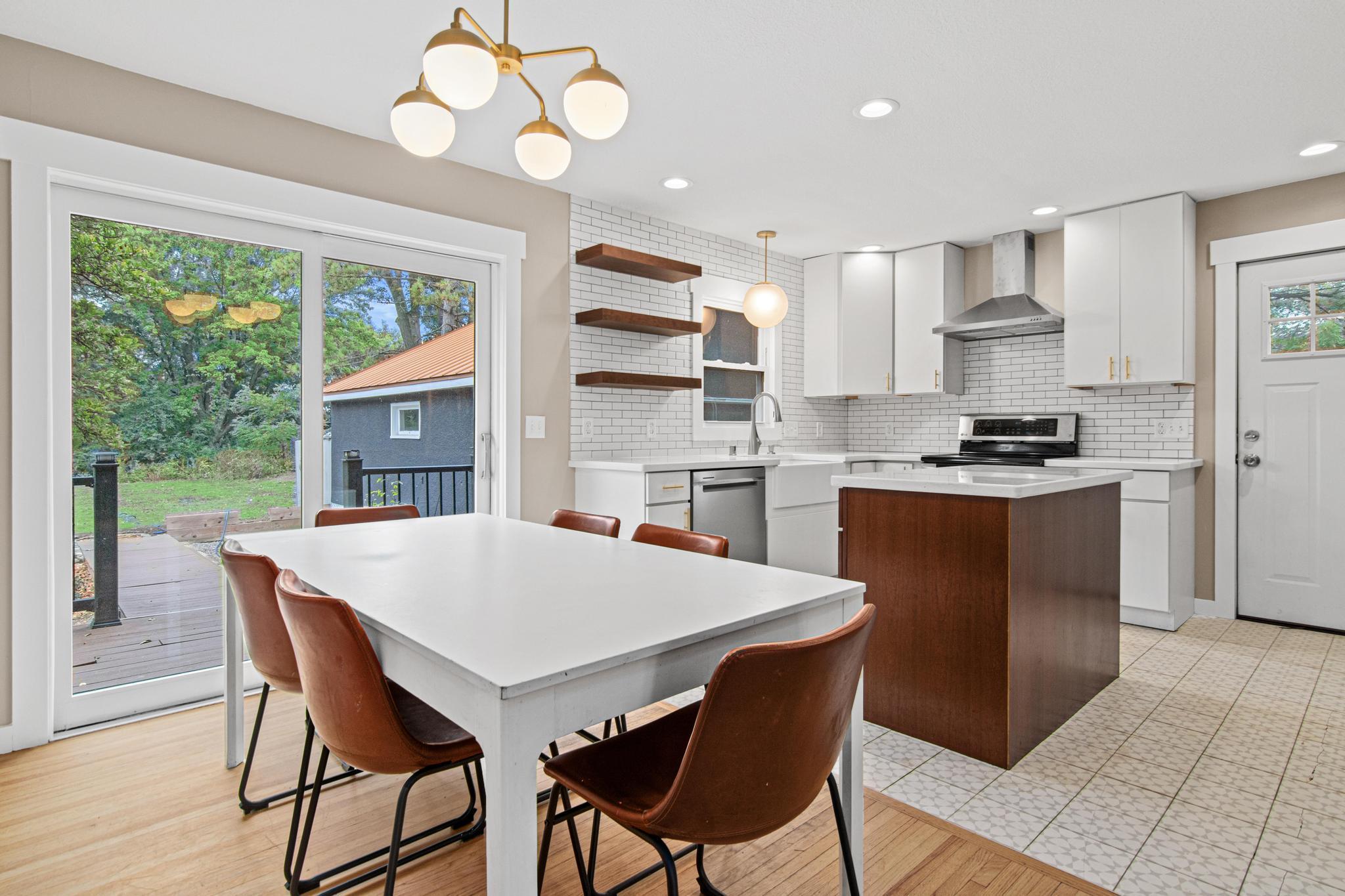 3038 Victoria St N, Roseville, MN 55113