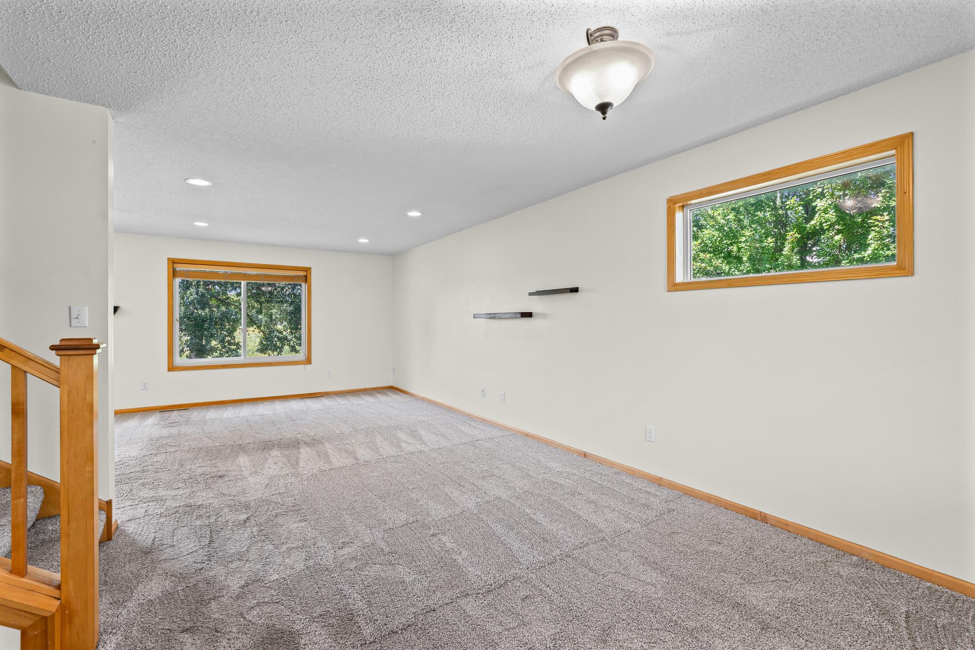 1507 Hidden Trl, Mayer, MN 55360