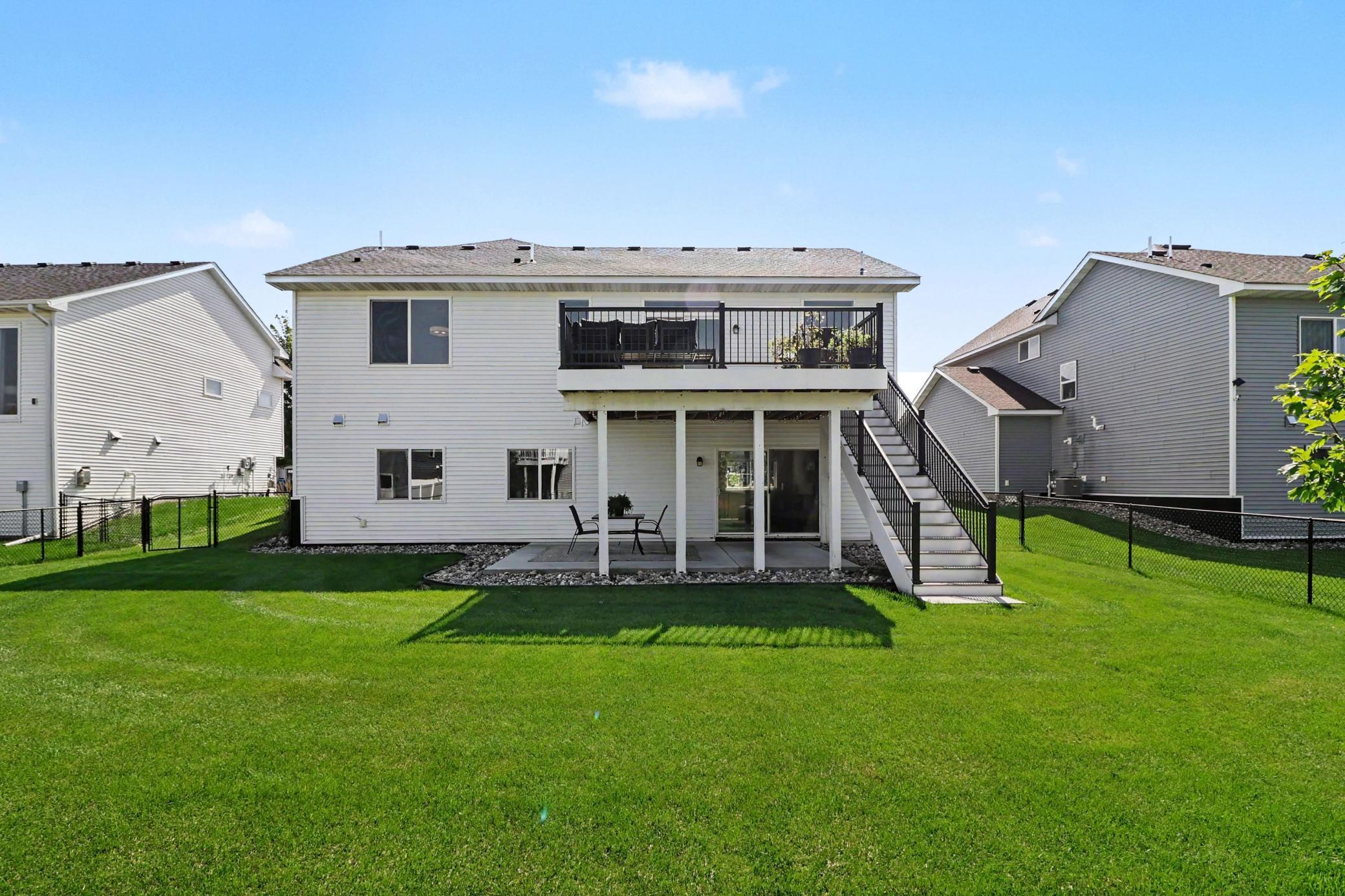 17833 Essex Ln, Lakeville, MN 55044