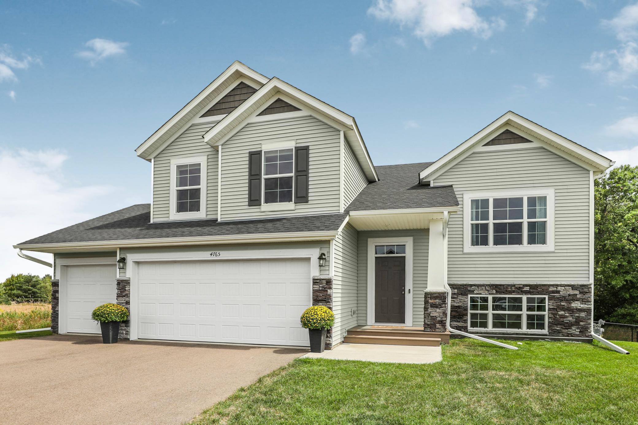 4765 8th Street Loop NE, Saint Cloud, MN 56304