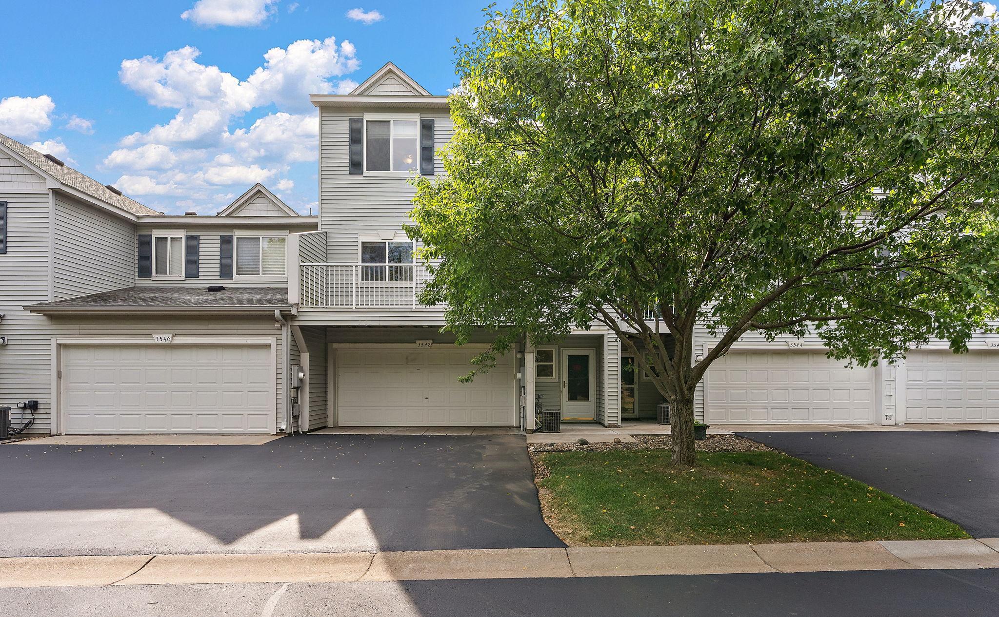 3542 Abercrombie Ln, Stillwater, MN 55082