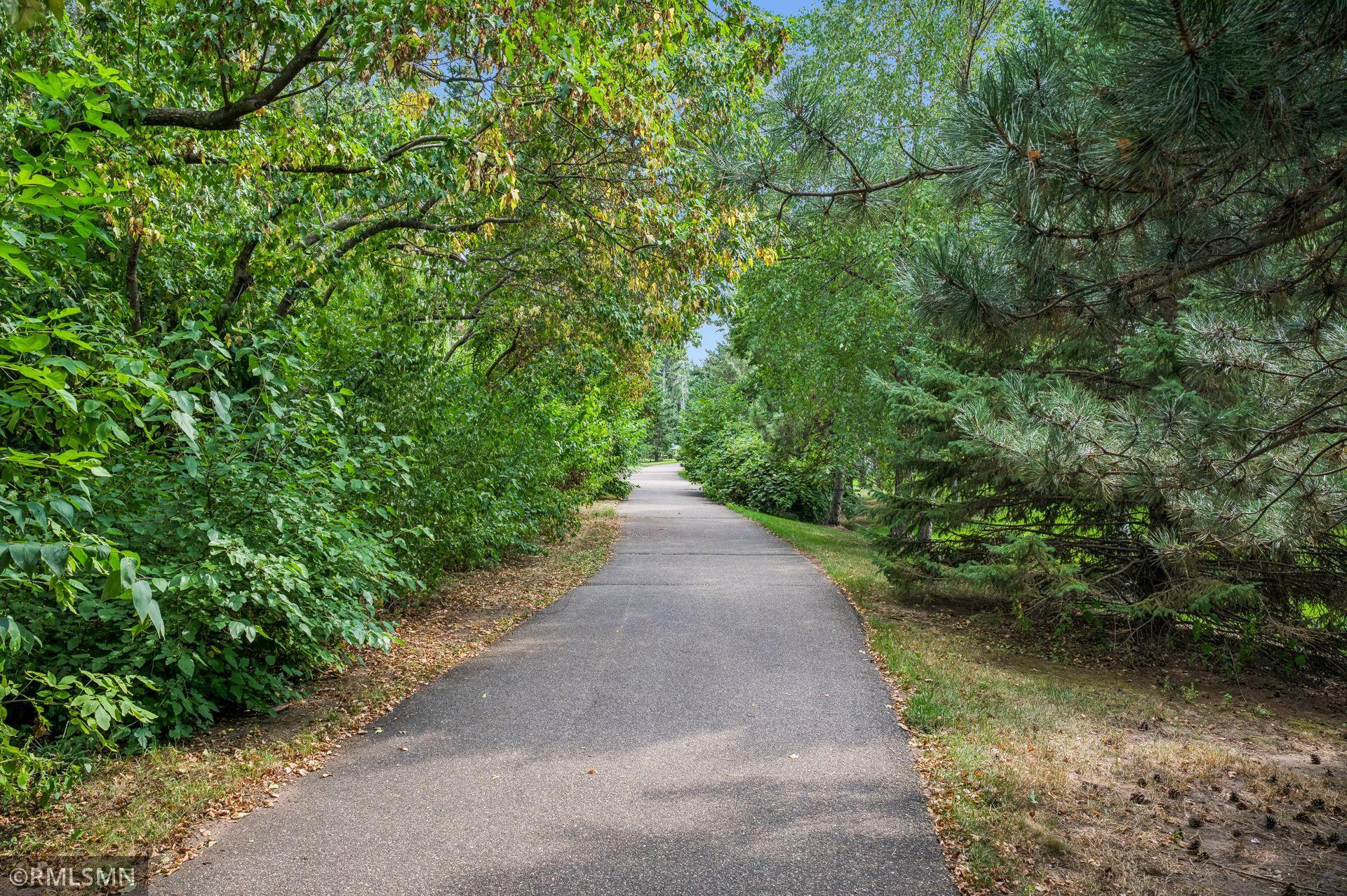 11712 Emery Village Dr N, Champlin, MN 55316