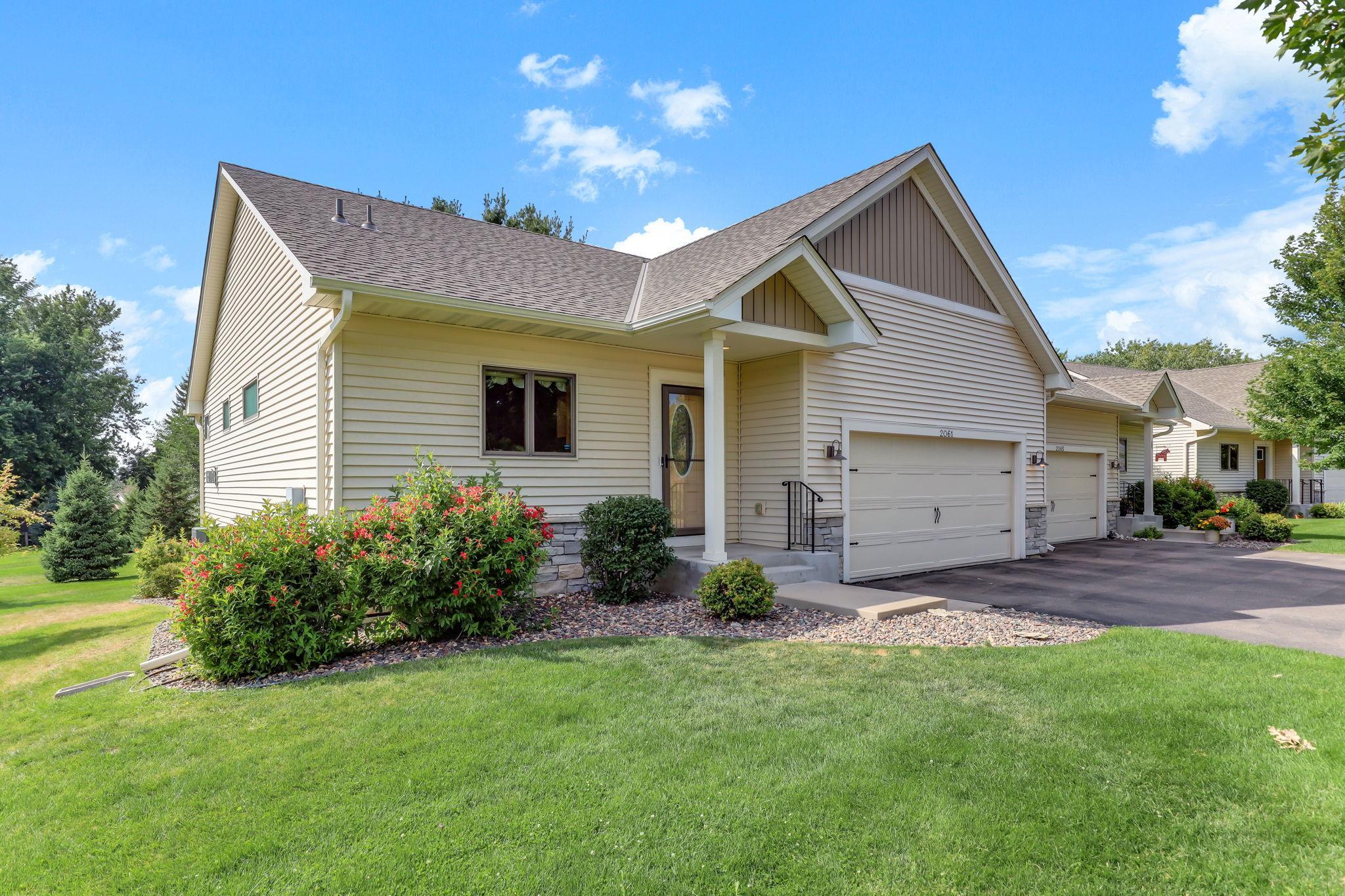 2061 Cardinal Glen, North Saint Paul, MN 55109