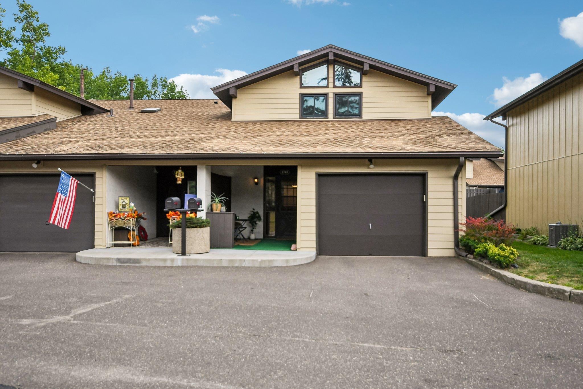 1748 Mcknight Rd N #24, Maplewood, MN 55109