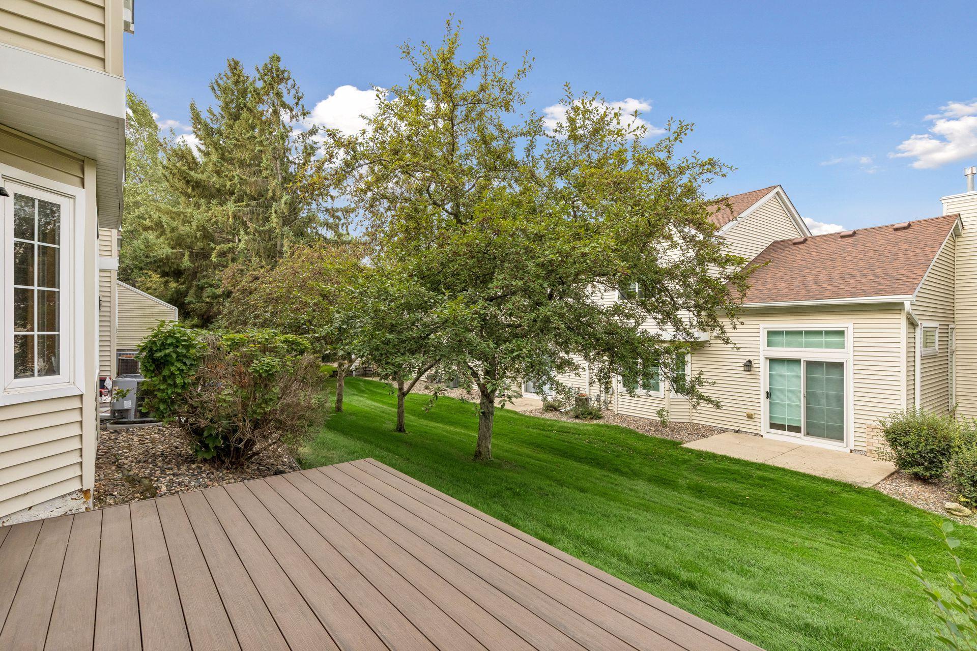 15329 Greenhaven Ln #101, Burnsville, MN 55306