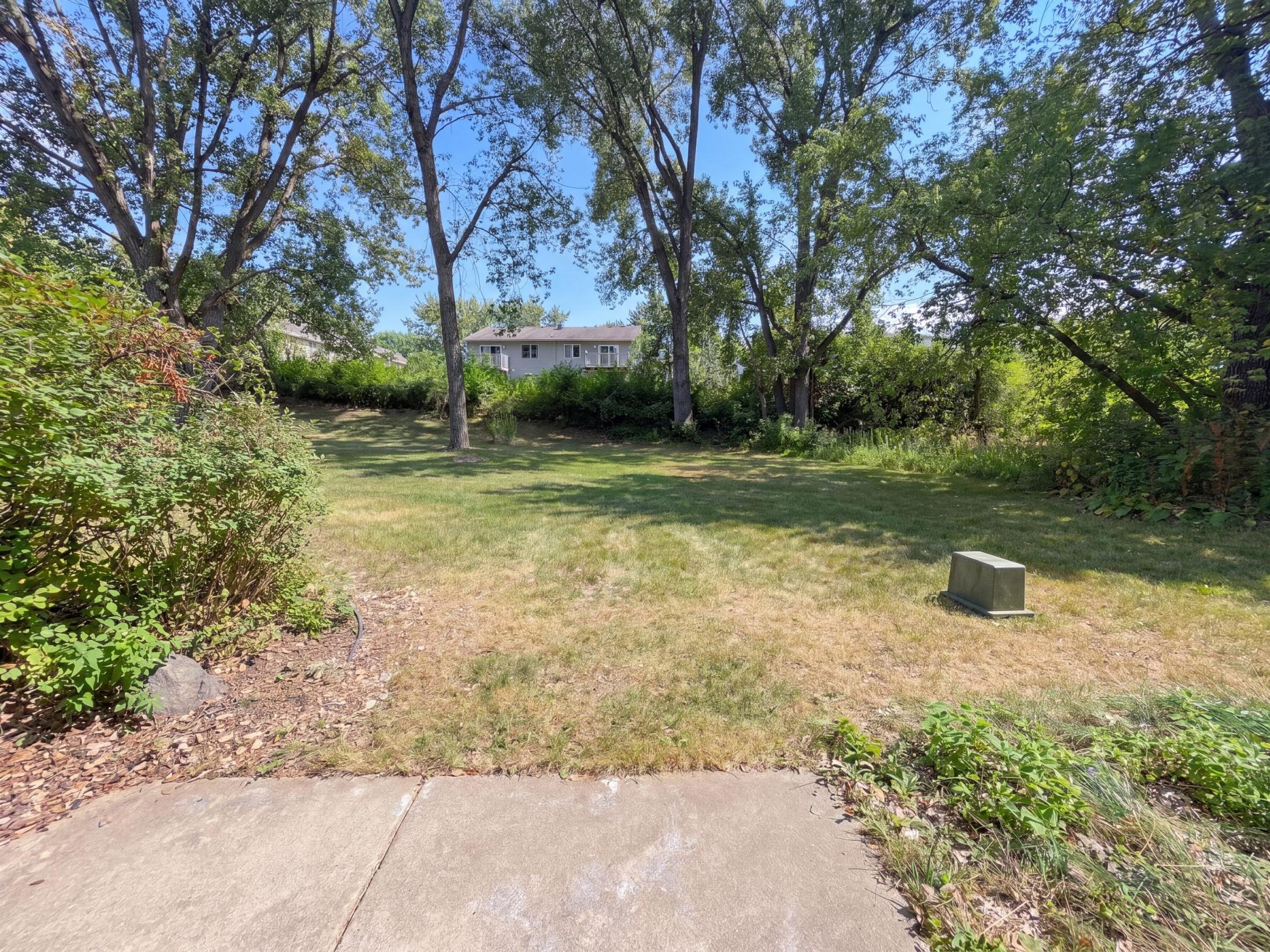 868 Wescott Sq, Eagan, MN 55123
