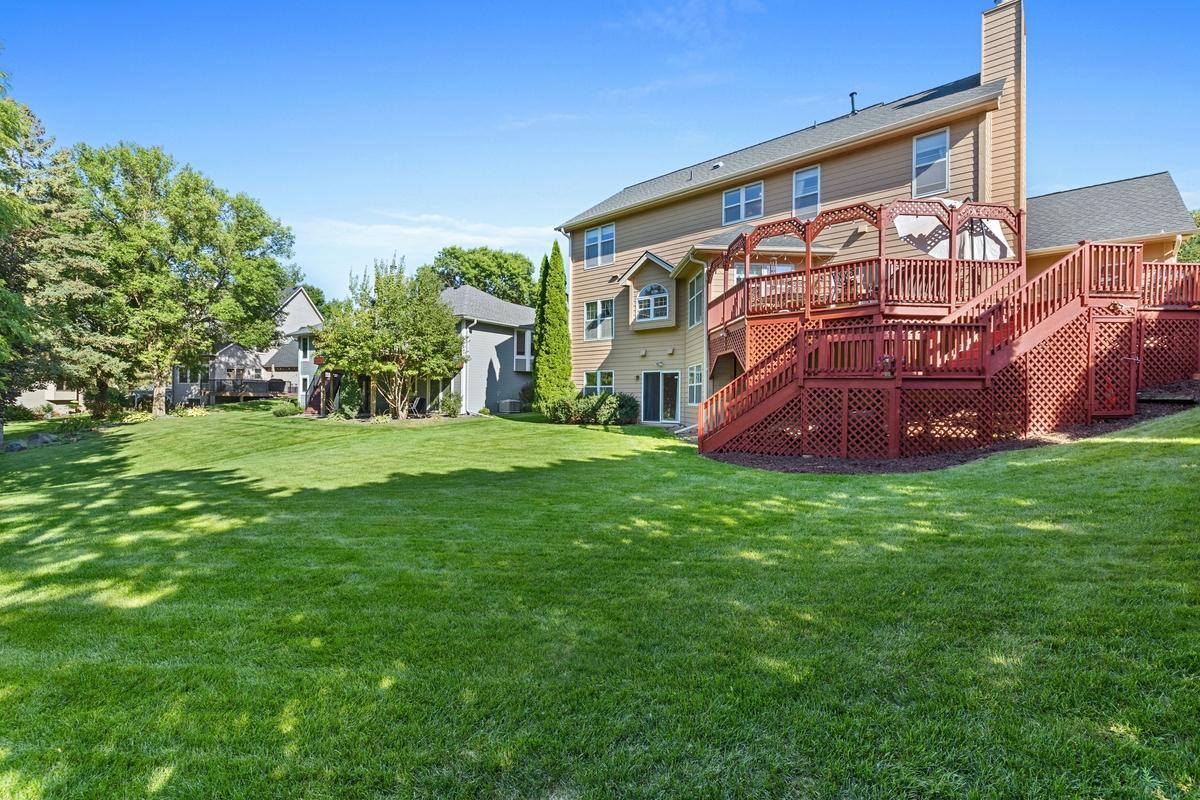 4086 Deerwood Trl, Eagan, MN 55122