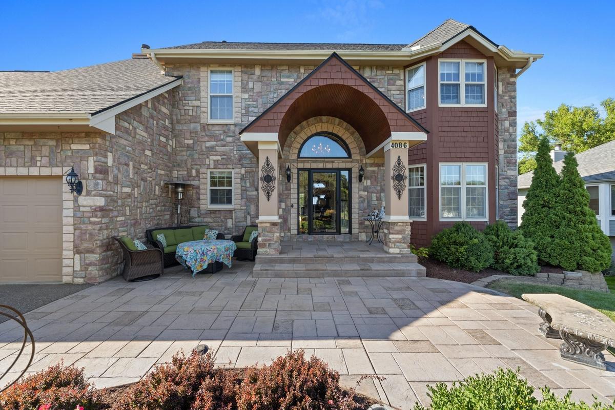4086 Deerwood Trl, Eagan, MN 55122
