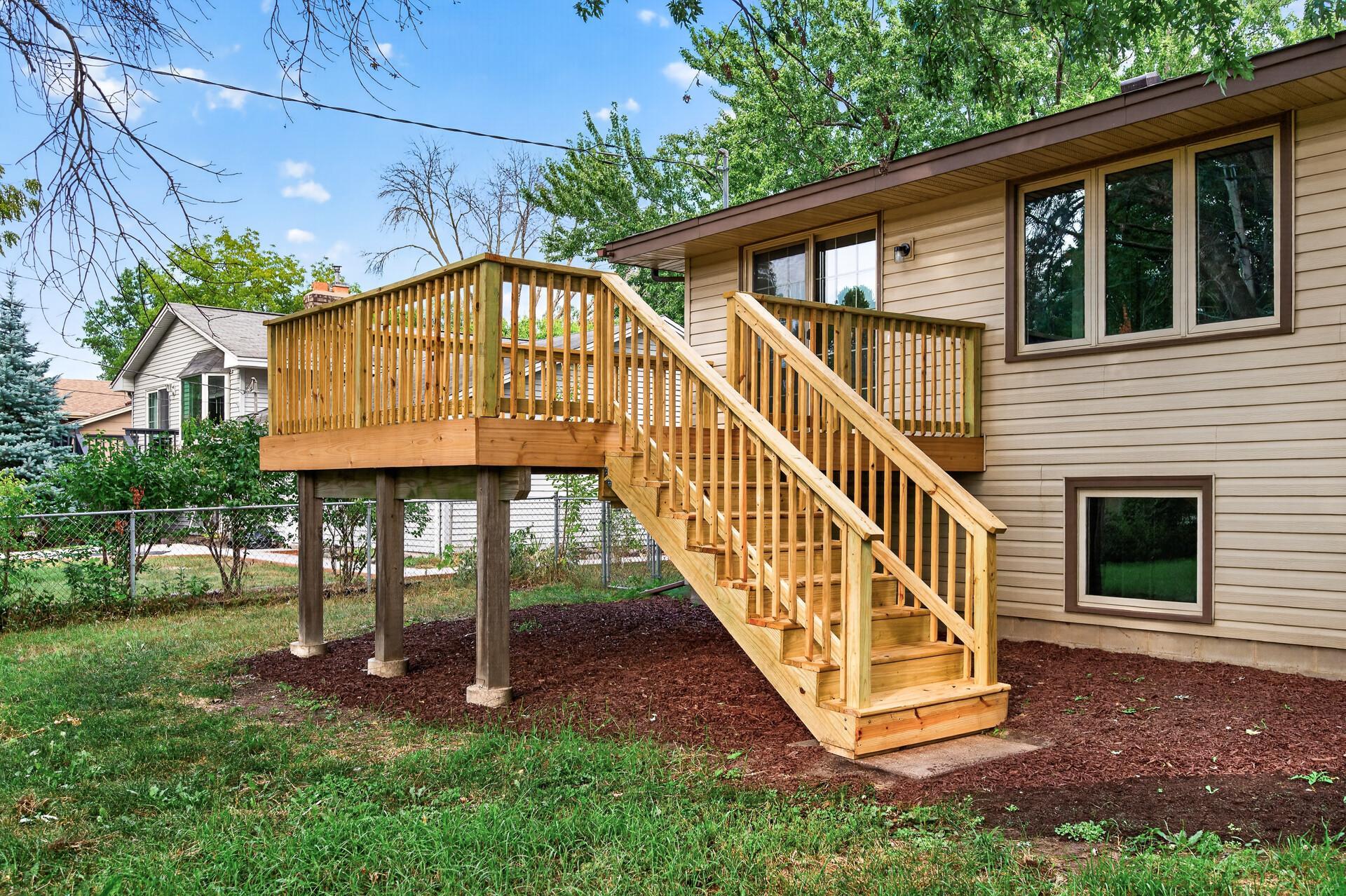 8370 6th St NE, Spring Lake Park, MN 55432