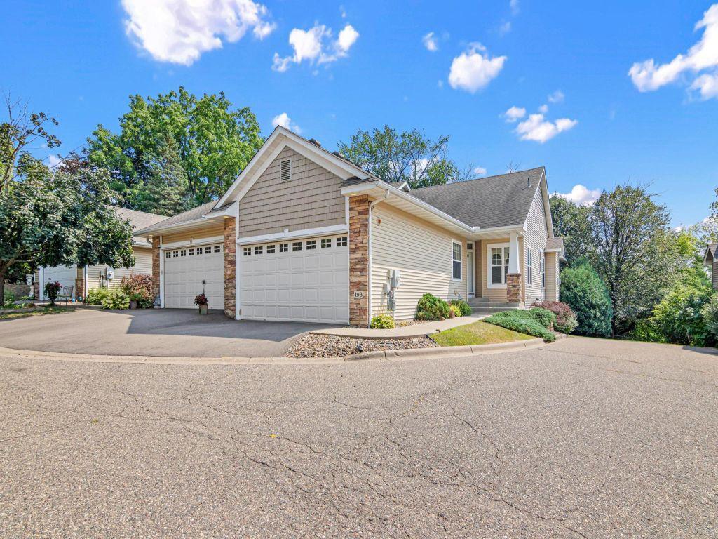 198 Thompson Ave E, West Saint Paul, MN 55118
