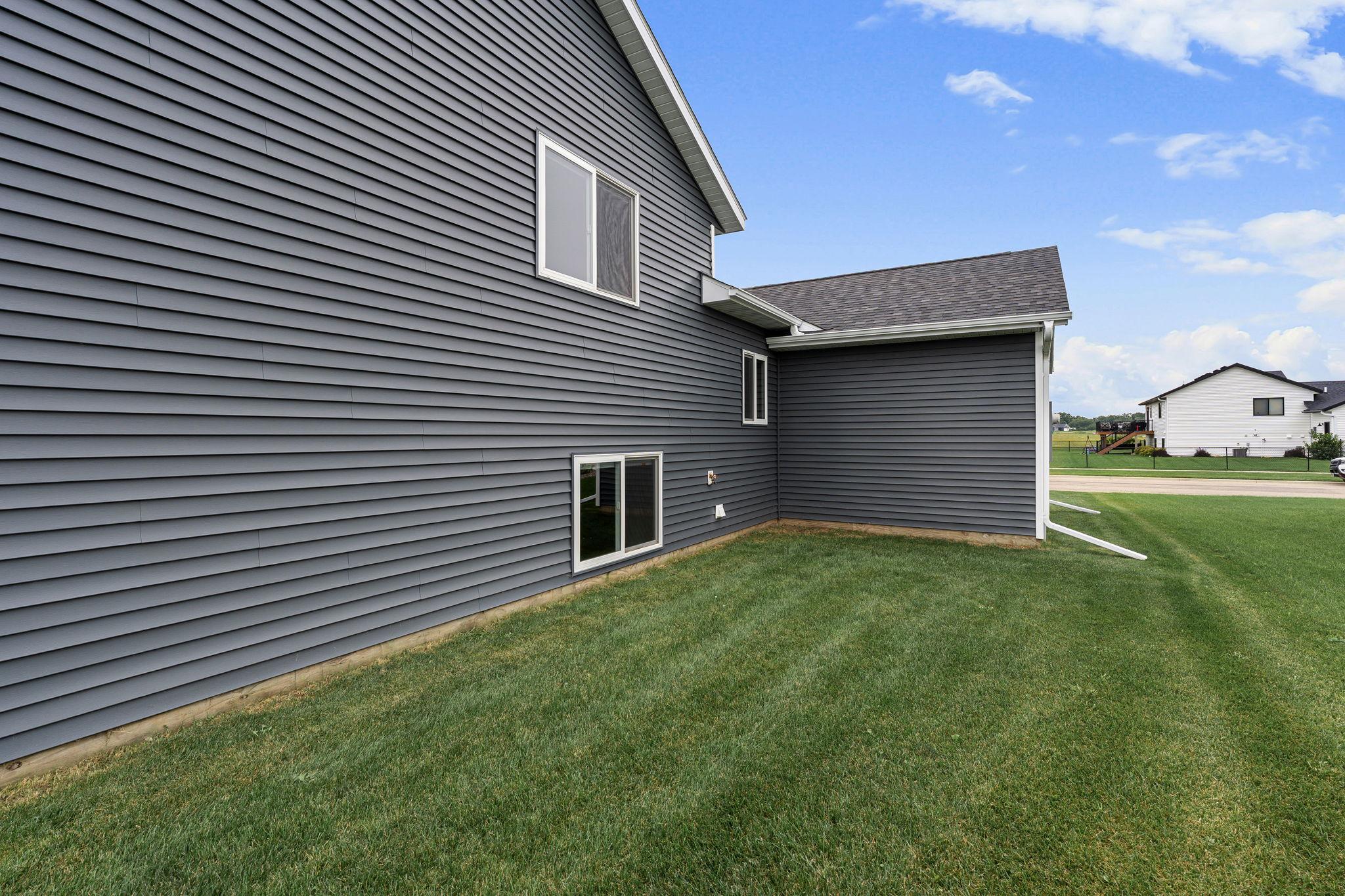 1404 20th St NE, Austin, MN 55912