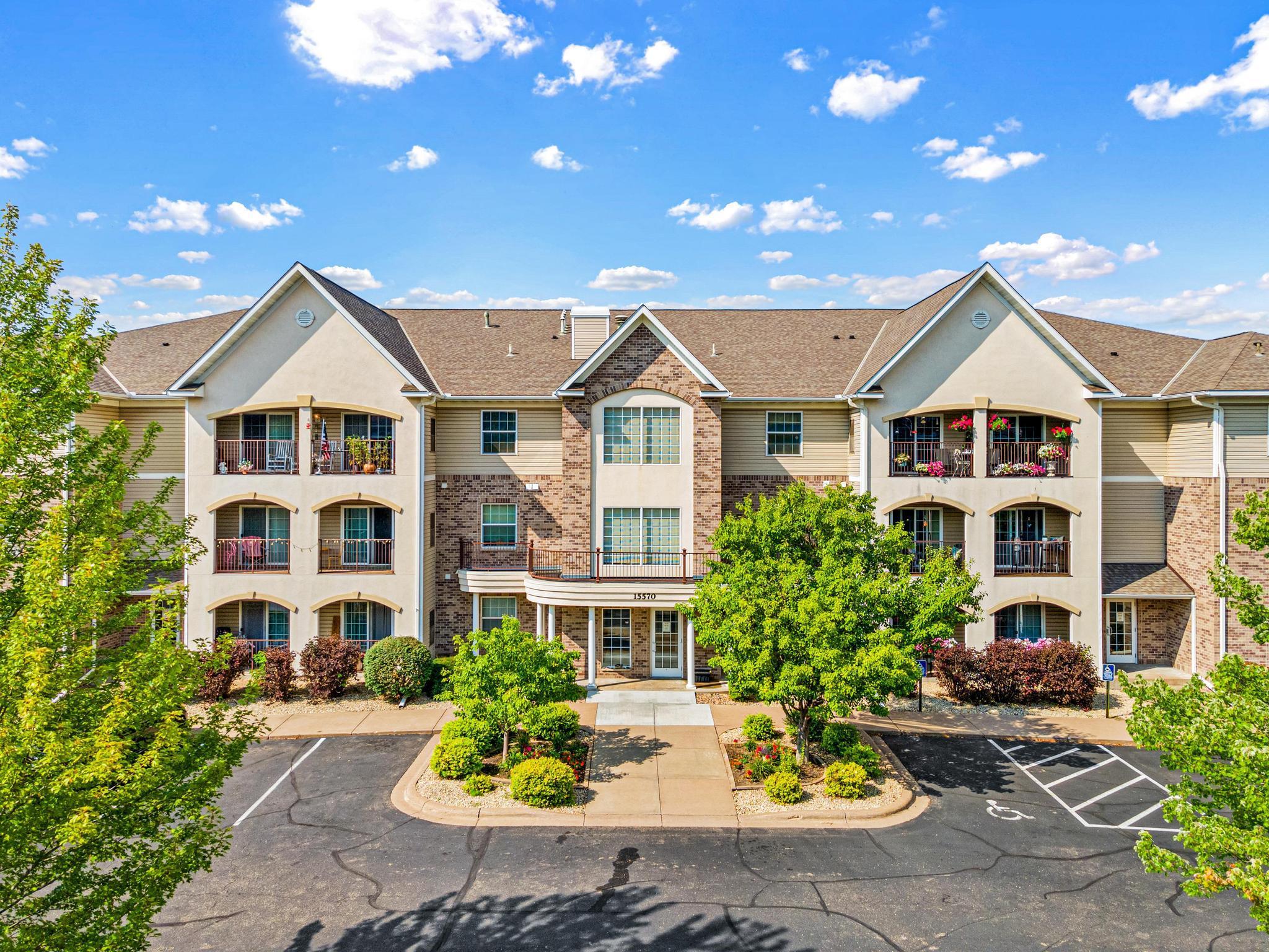 15570 Linnet St NW #2-102, Andover, MN 55304