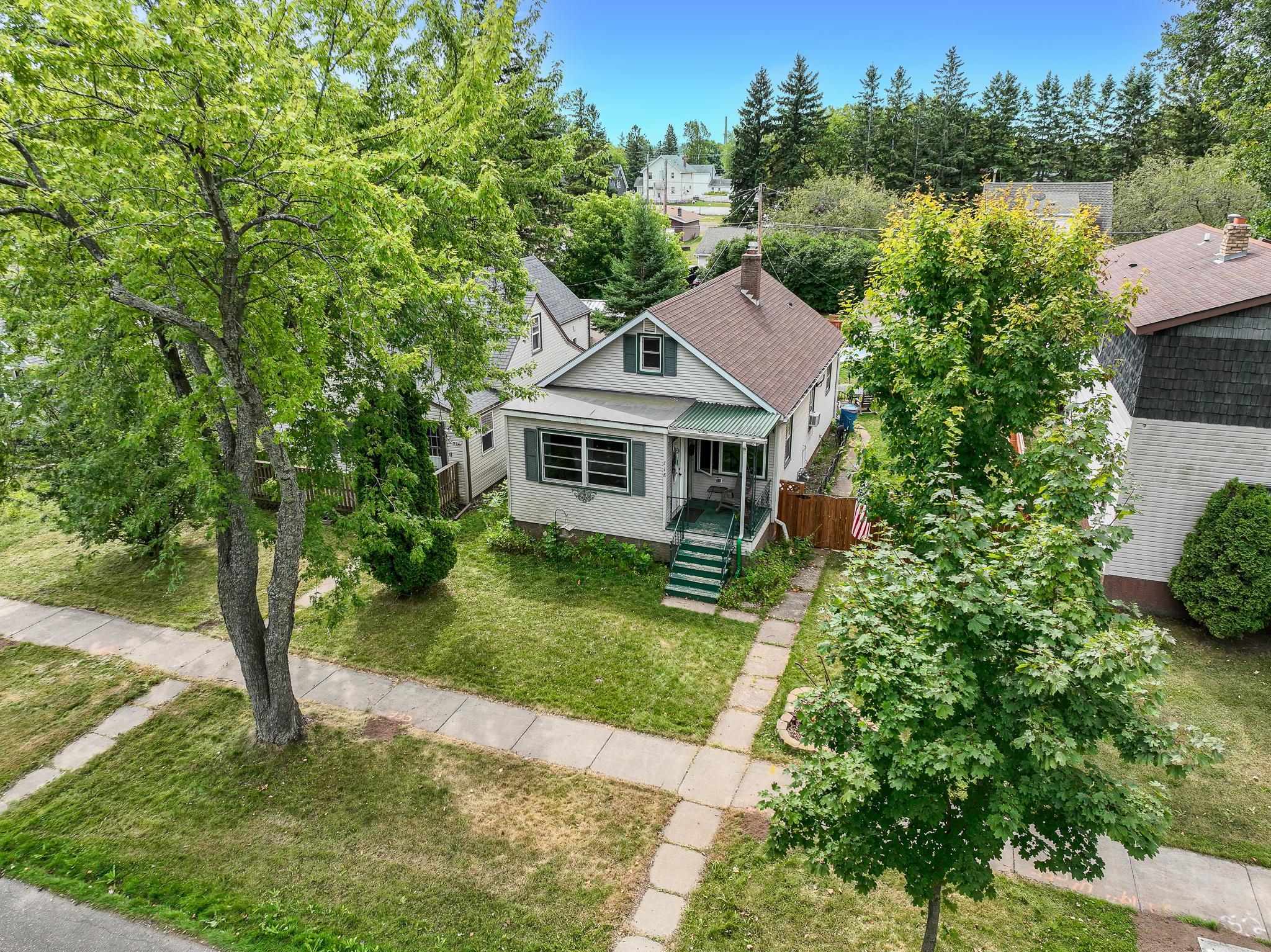 718 Broadway St, Superior, WI 54880