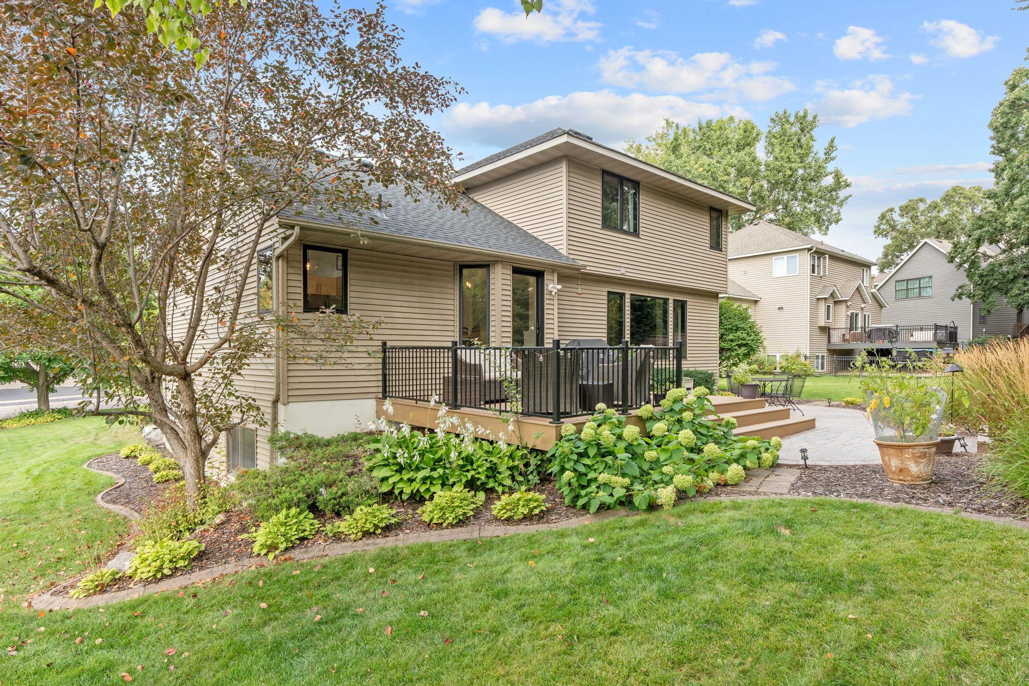 13568 Flint Ln, Apple Valley, MN 55124