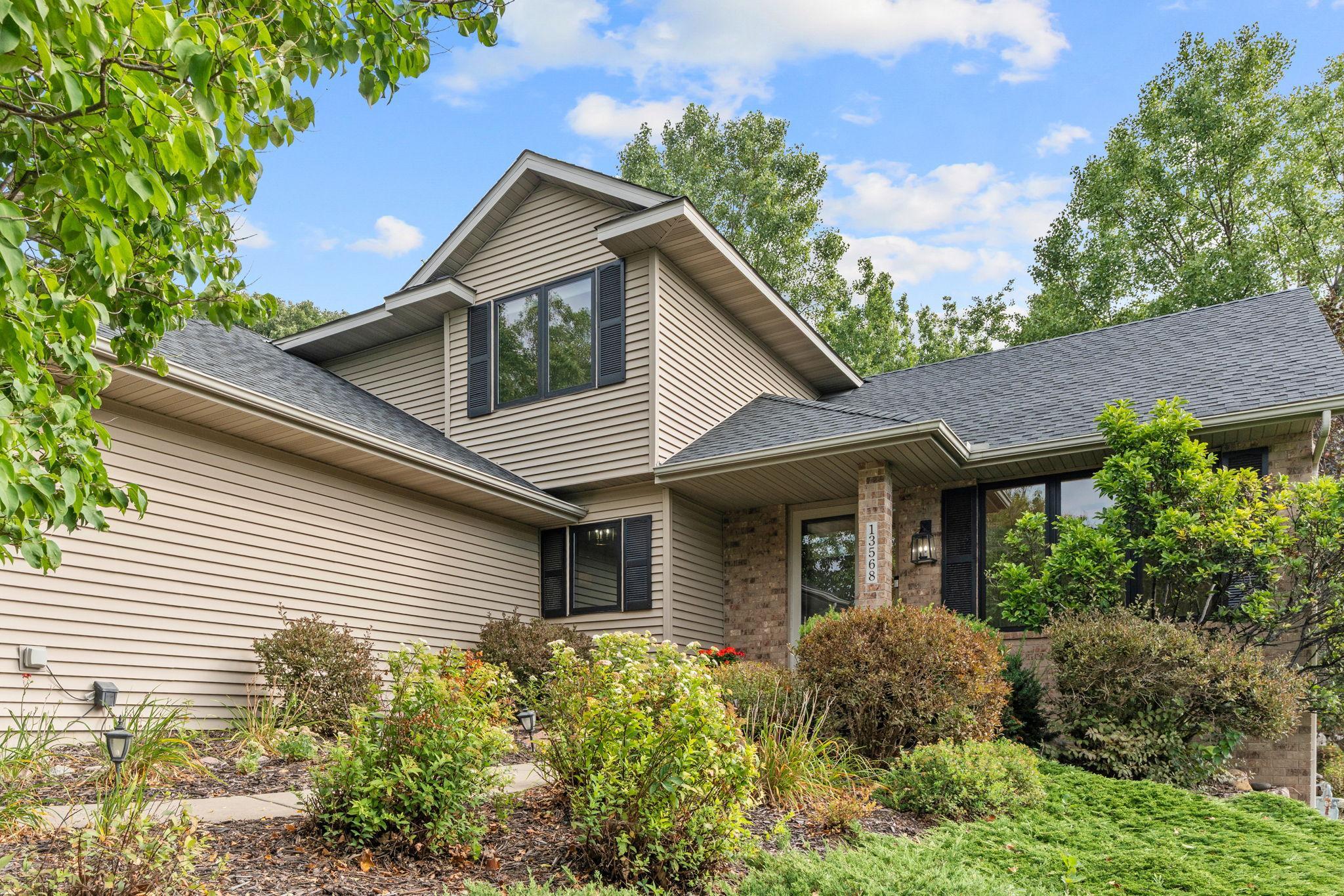13568 Flint Ln, Apple Valley, MN 55124