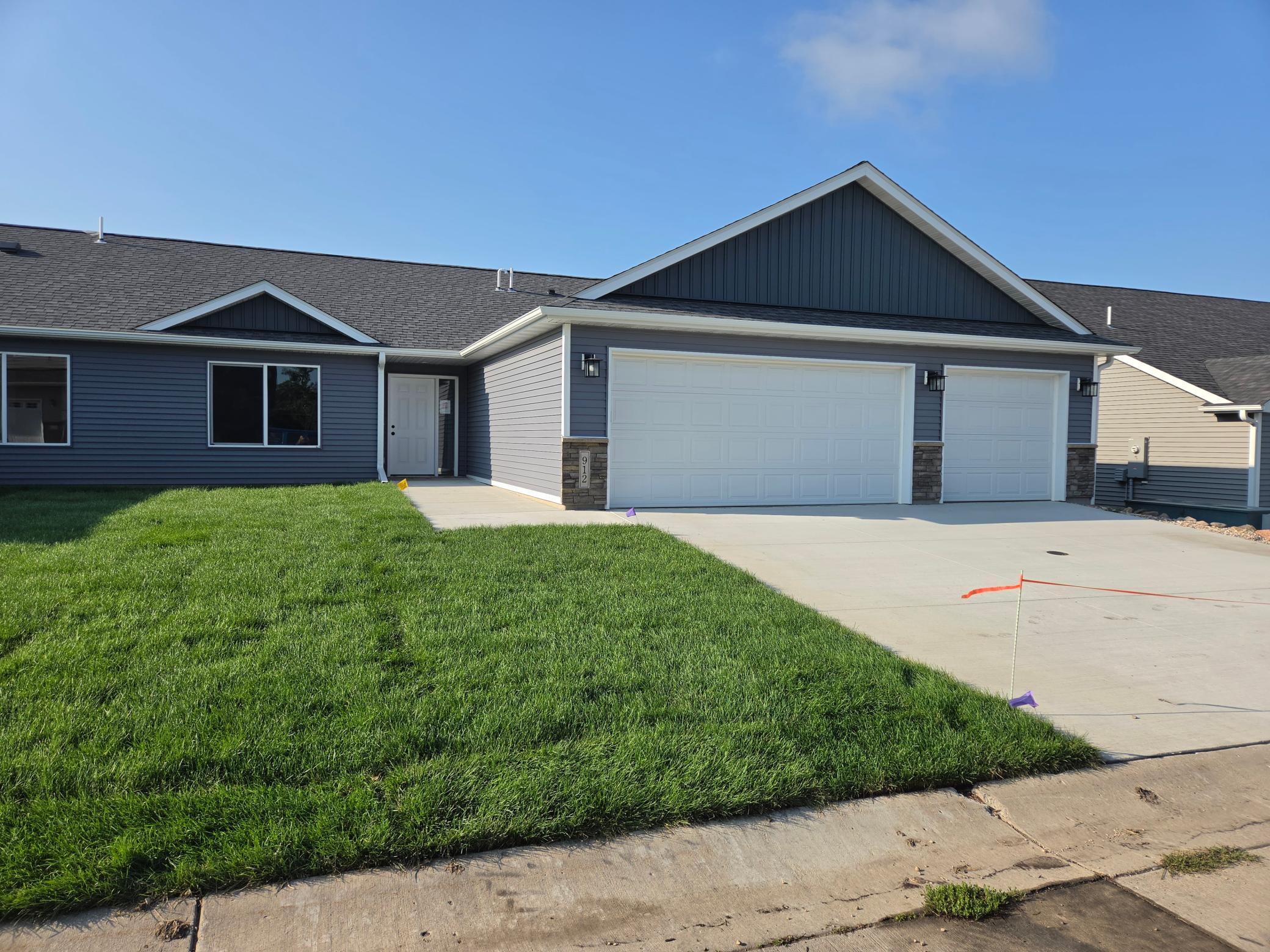 912 Katelyn Cir NE, Montgomery, MN 56069