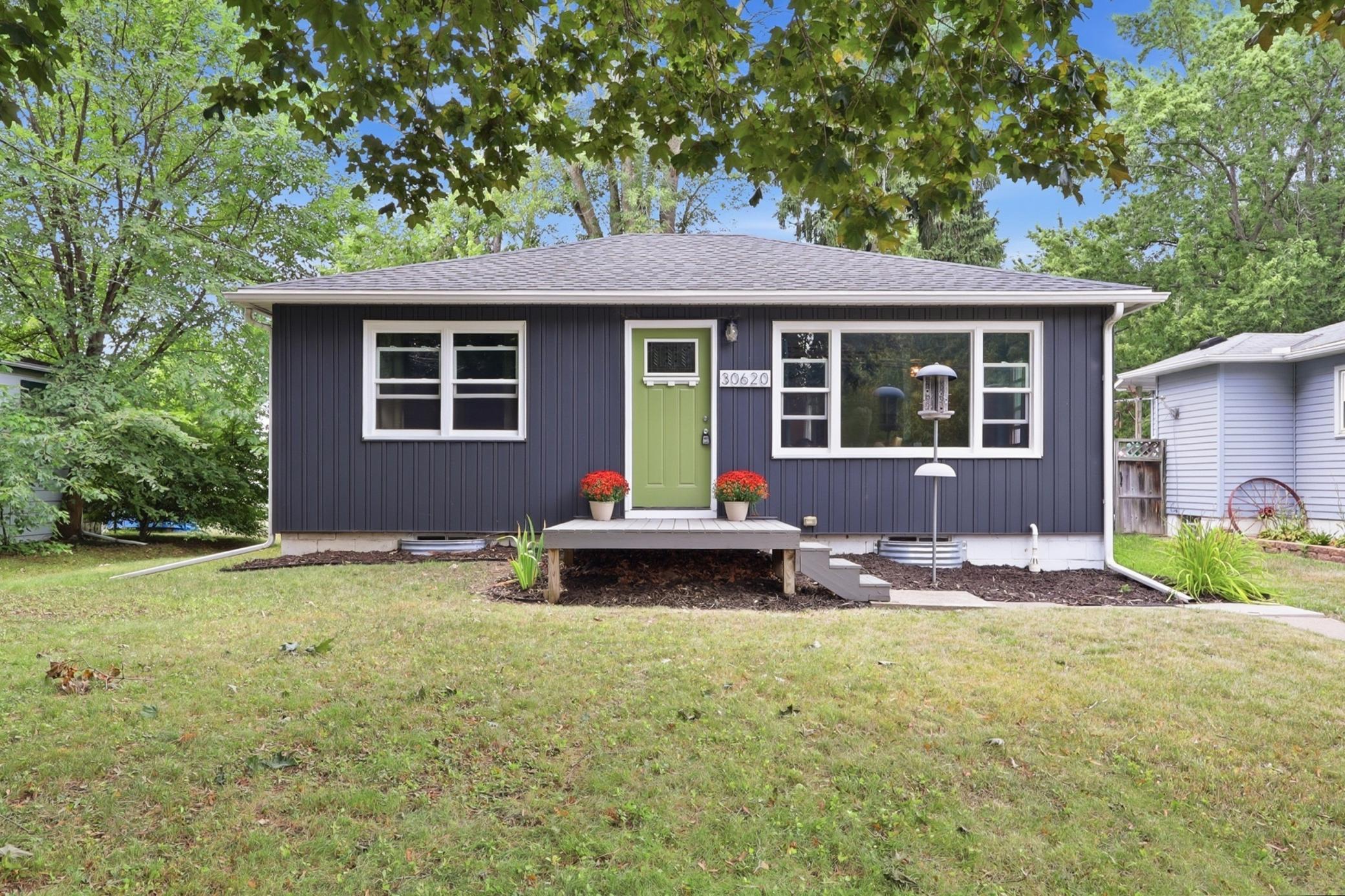 30620 N Lakes Trl, Lindstrom, MN 55045