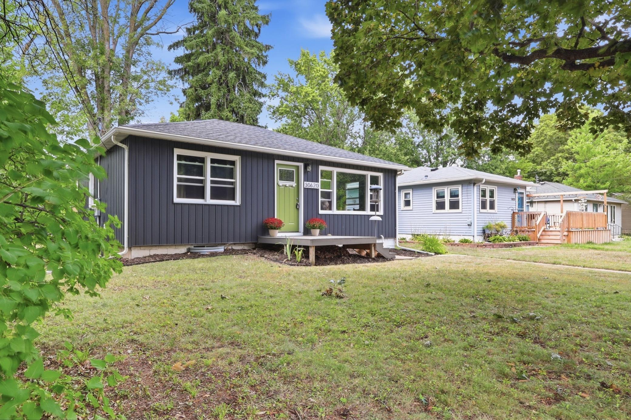 30620 N Lakes Trl, Lindstrom, MN 55045