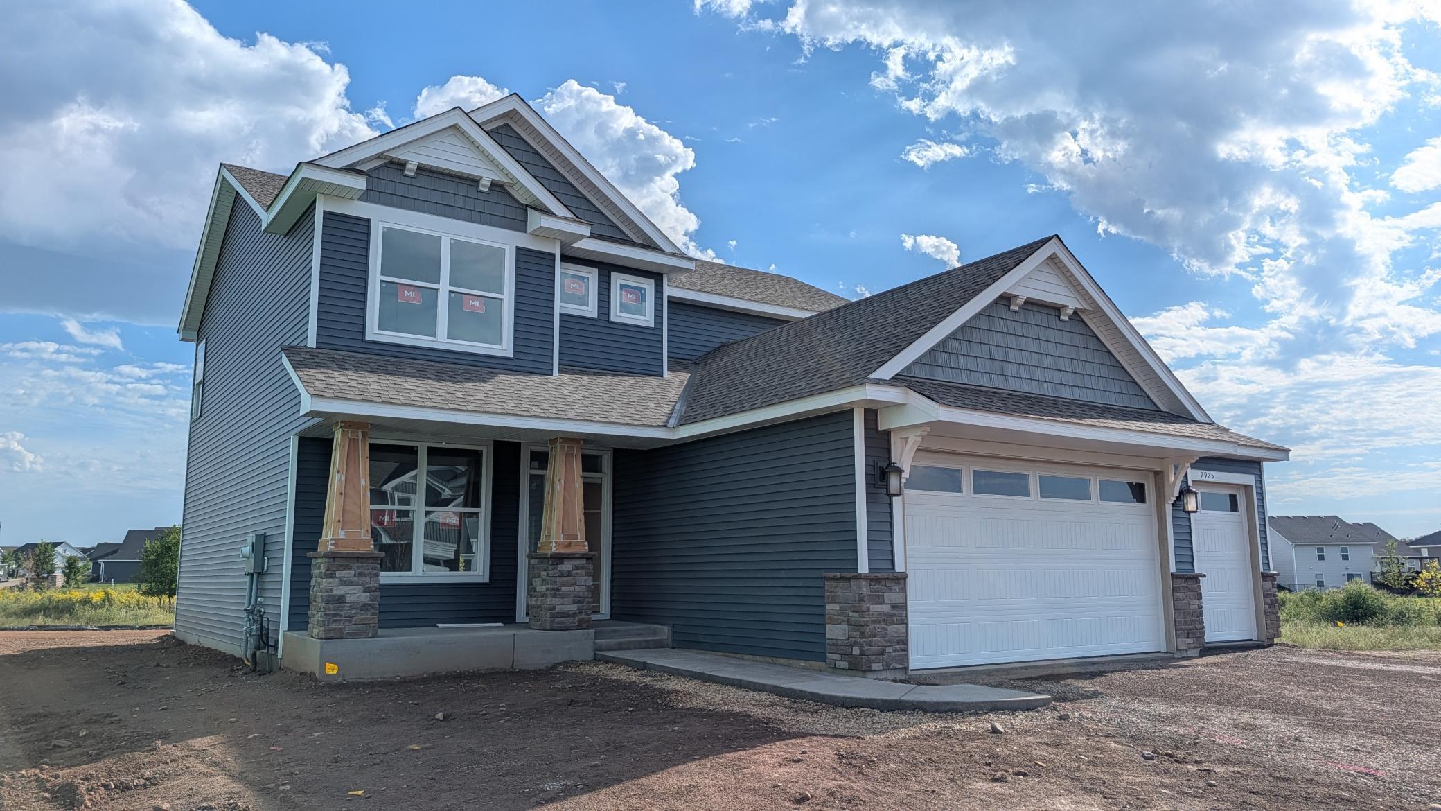 7975 41st St N, Oakdale, MN 55128