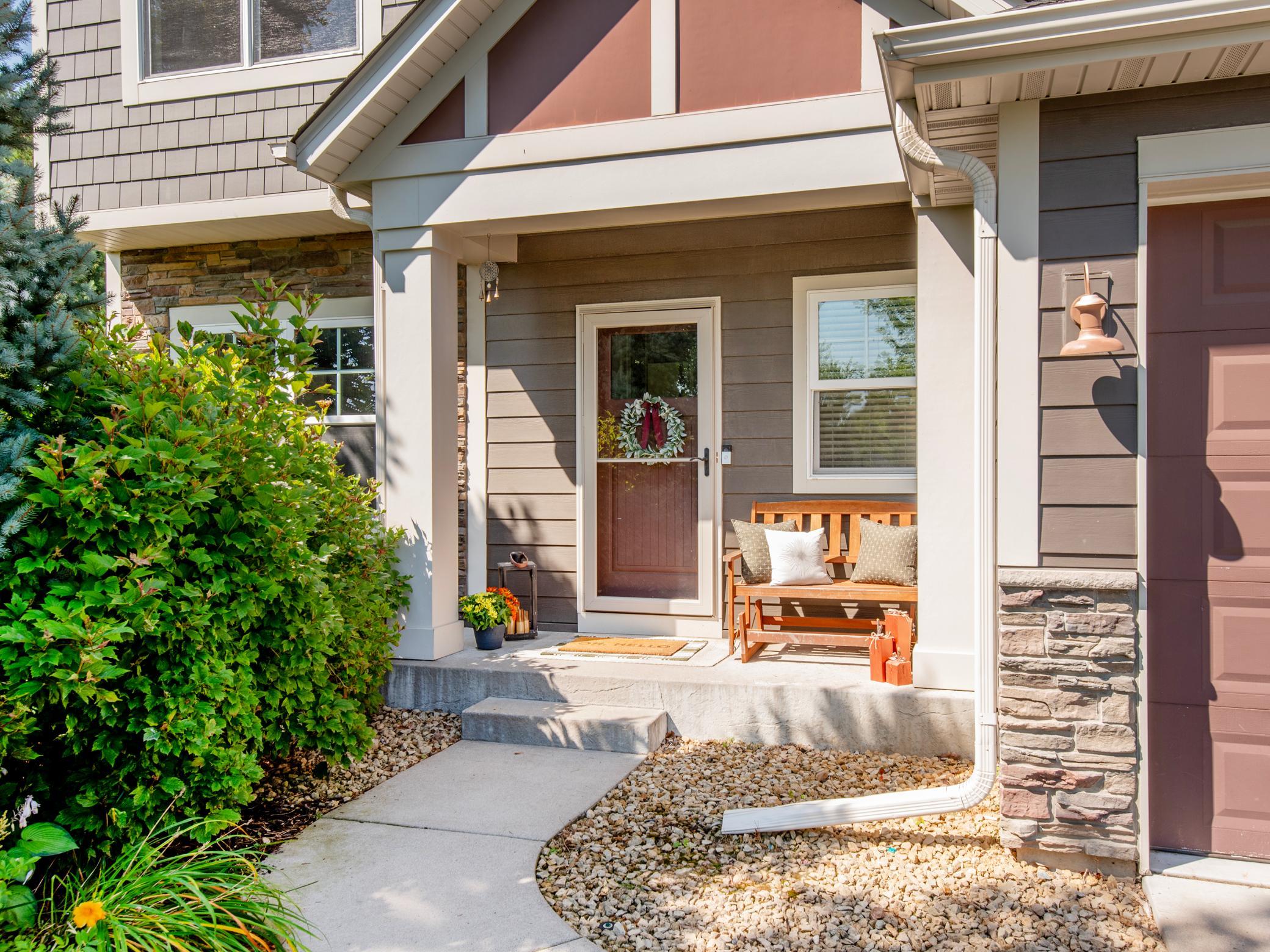 1147 Pine Hill Ln, White Bear Lake, MN 55127