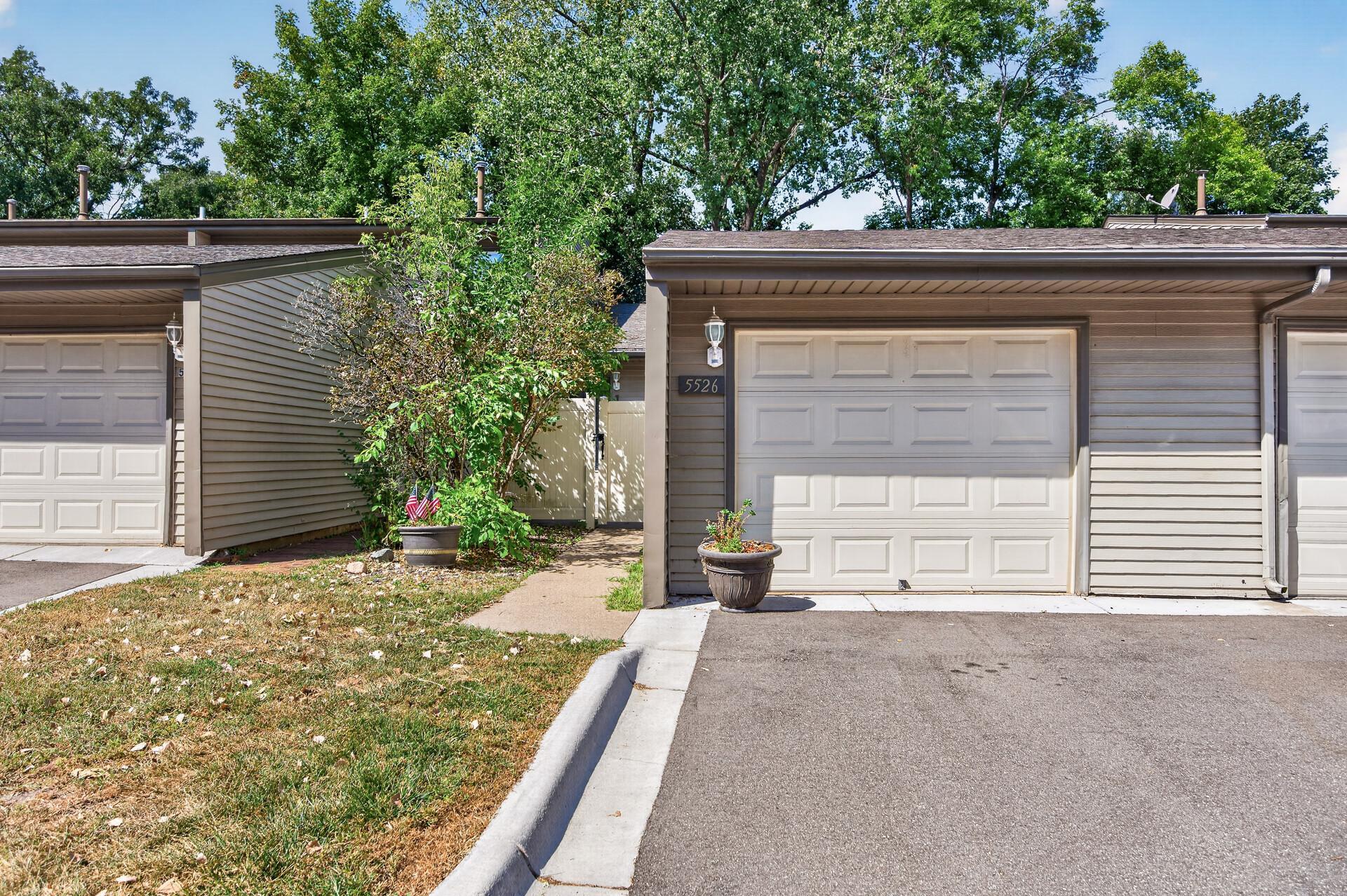 5526 Meister Rd, Fridley, MN 55432